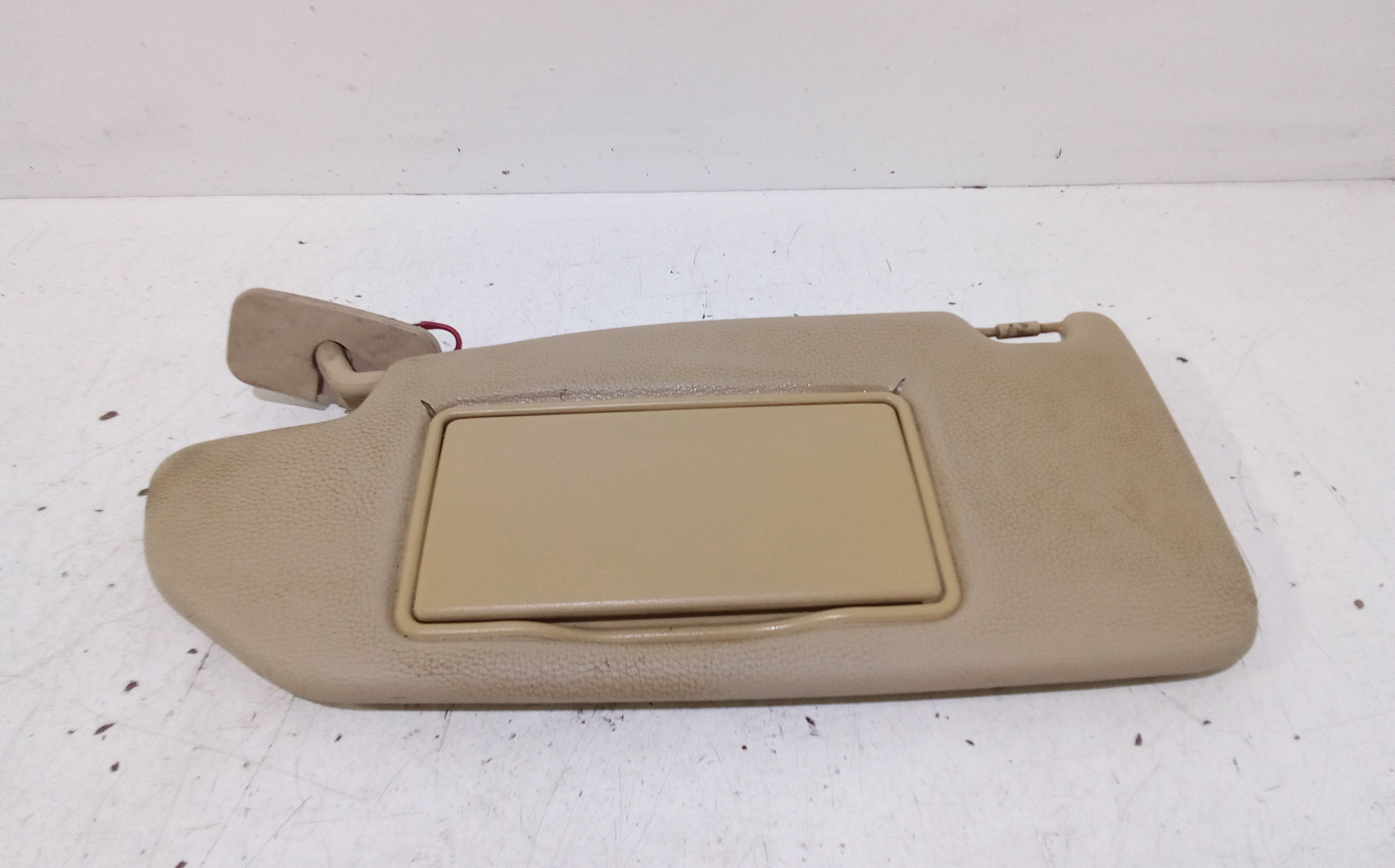 Aletta Parasole Parabrezza Sinistro 39966739 Usato