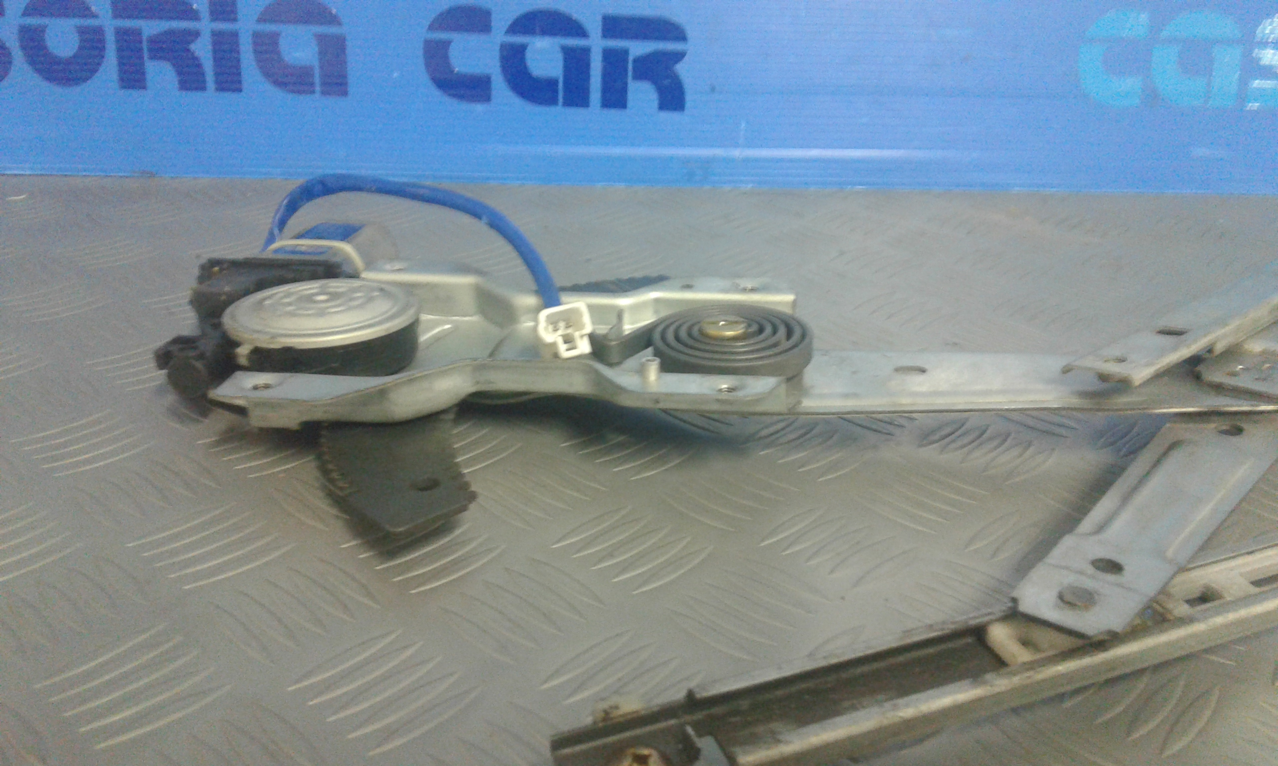 Alzacristallo Porta Ant. Destro 8240217000 Usato