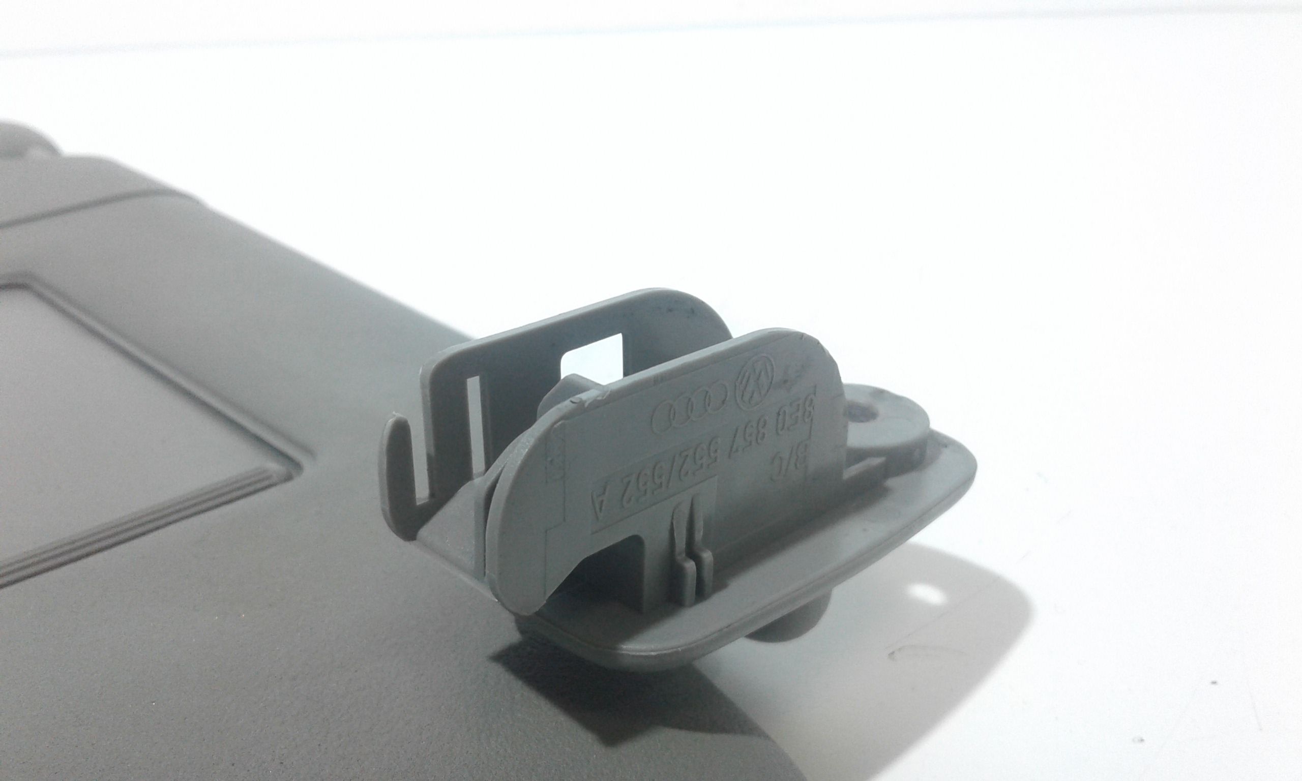 Aletta Parasole Parabrezza Destro 8E08575521X5 Usato