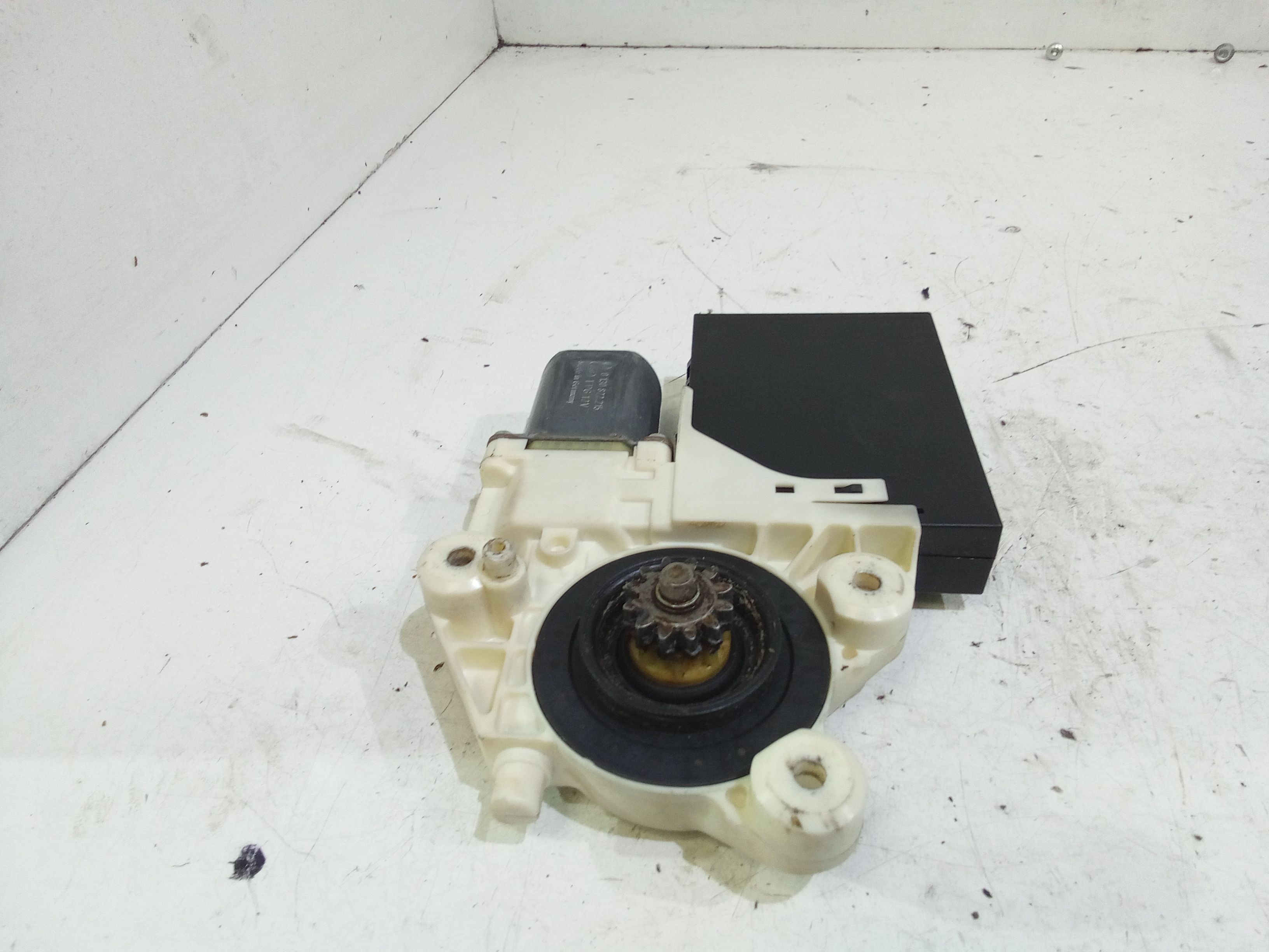 Motorino Alzacristallo Porta Ant. Sinistro 1347885 Usato