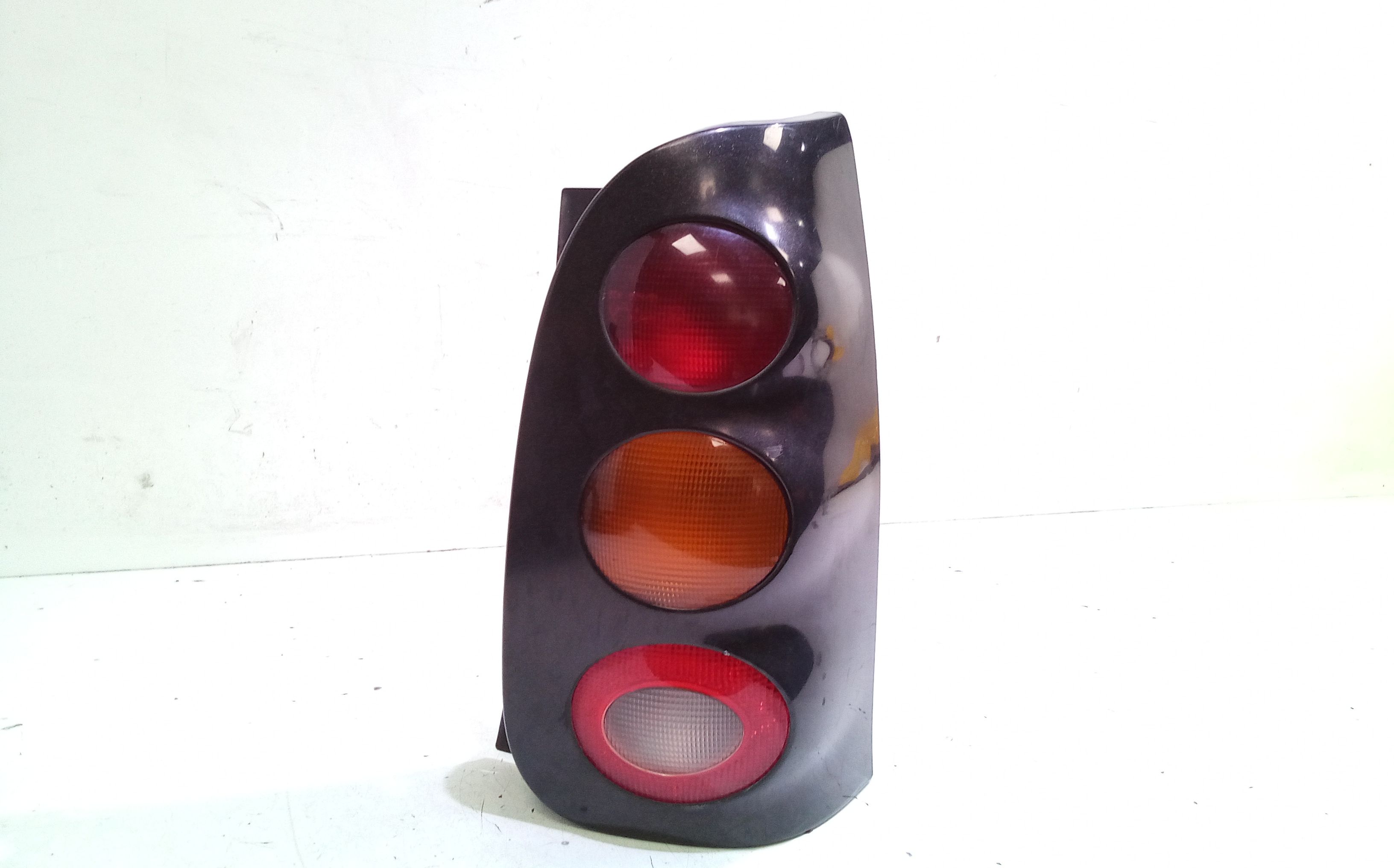 Fanale Post. Destro Q0012861V001000000 Usato