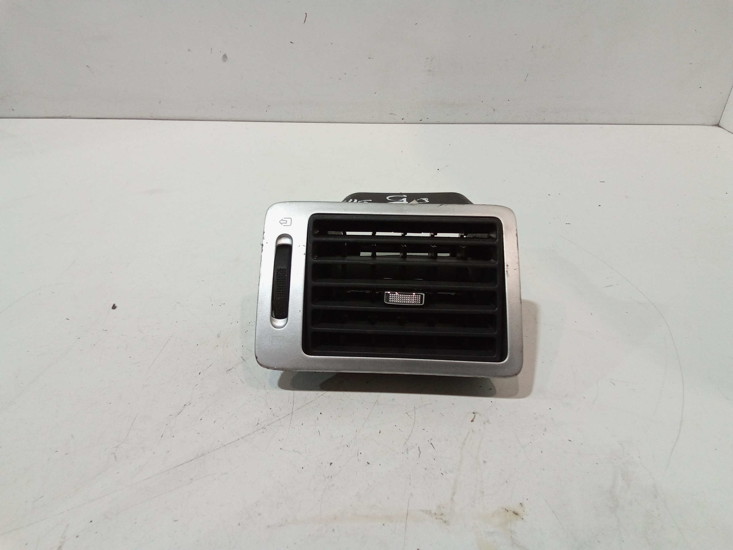 Condotto Aria Bocchette Lat. Cruscotto Sinistro Usato