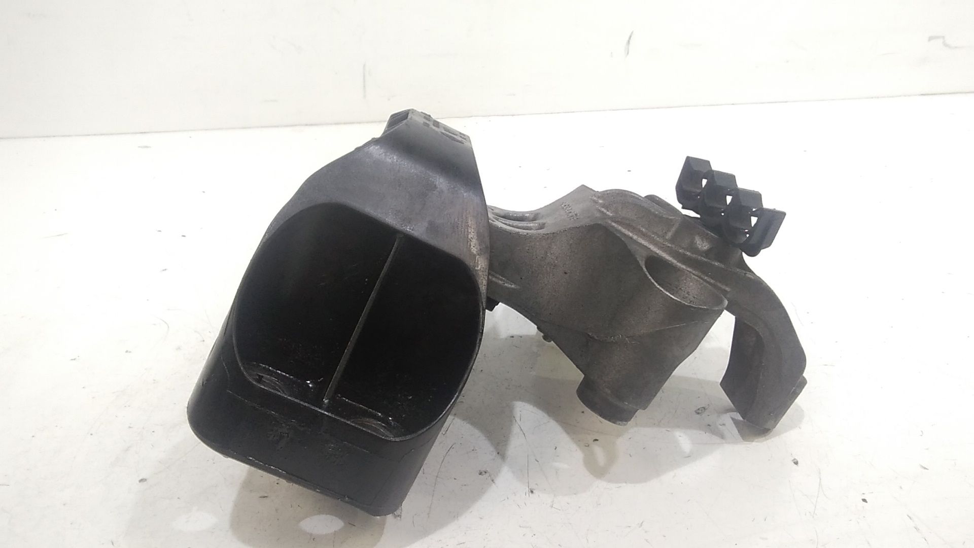 Piastra Alloggiamento Supporto Motore (Con Eventuale Bielletta O Tirante Associato) Usato