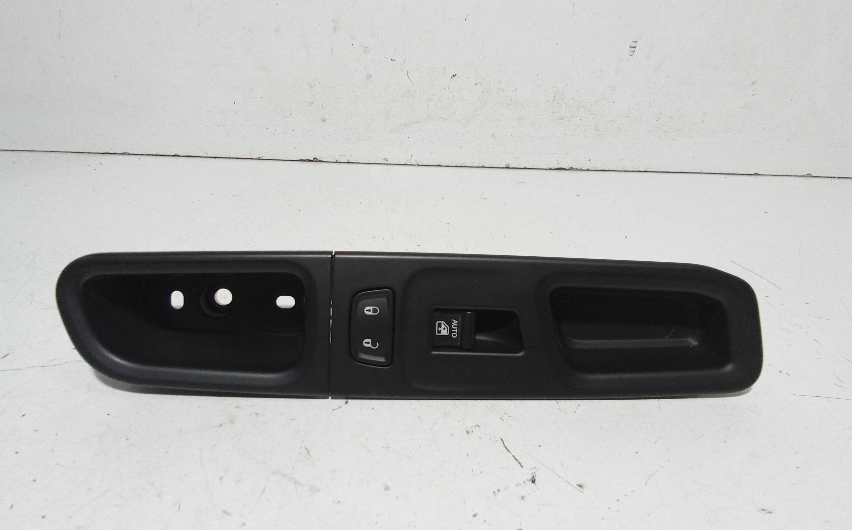 Interruttore Alzacristalli Porta Ant. Destro Usato