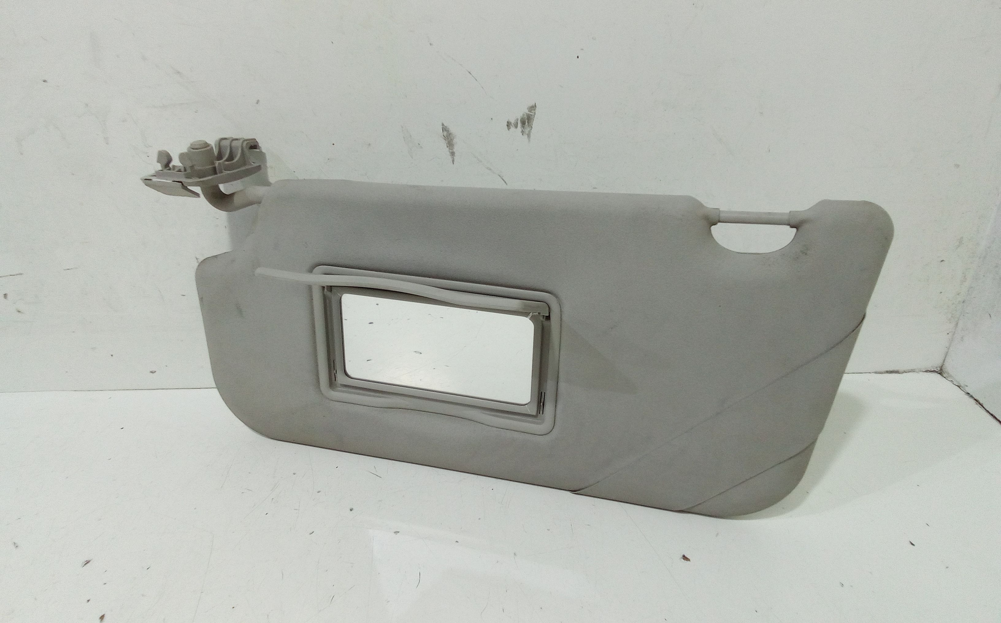 Aletta Parasole Parabrezza Sinistro 1702310 Usato