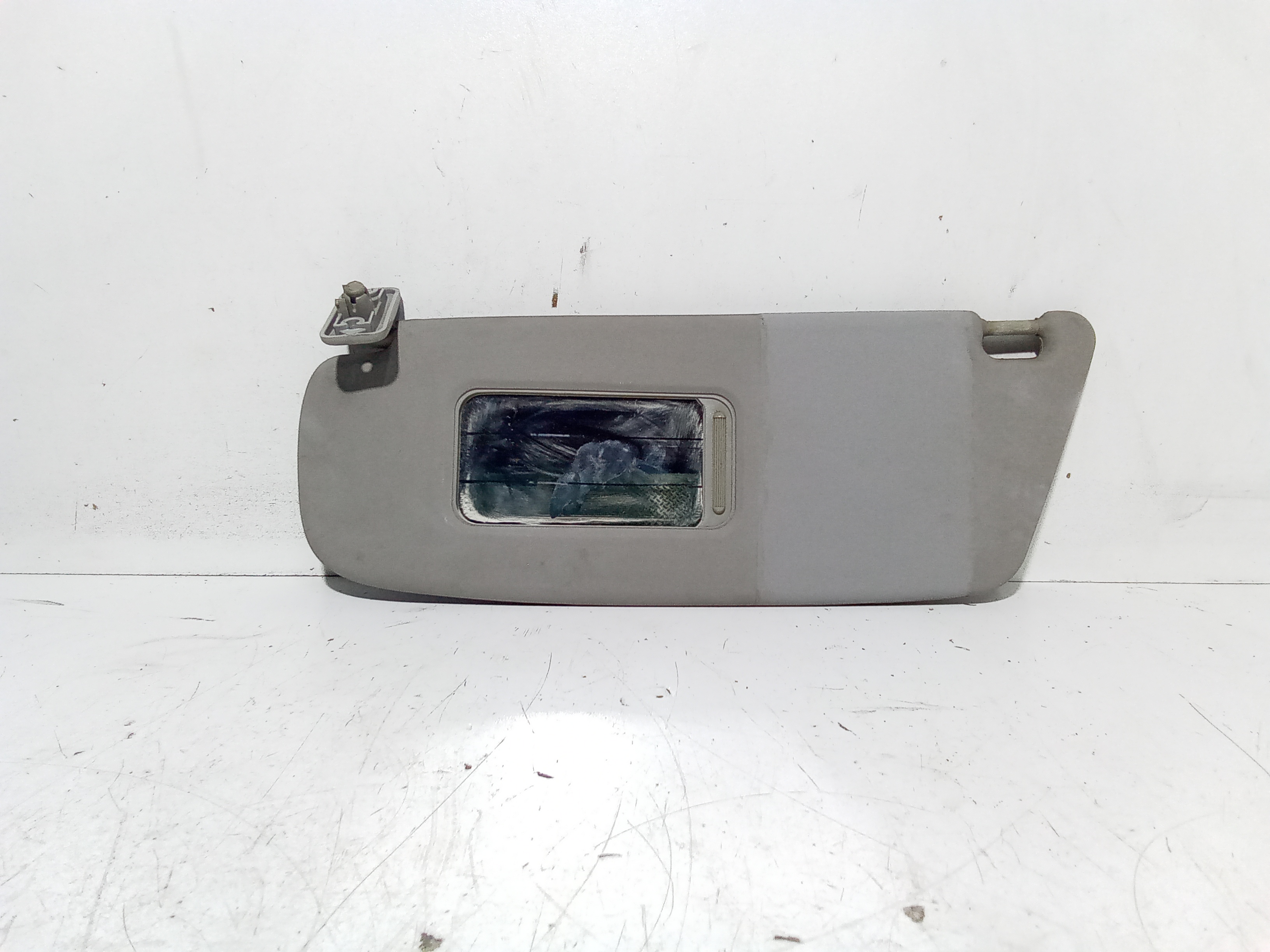 Aletta Parasole Parabrezza Sinistro 13130072 Usato