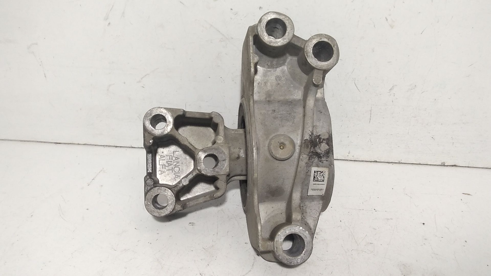 Piastra Alloggiamento Supporto Motore (Con Eventuale Bielletta O Tirante Associato) Usato