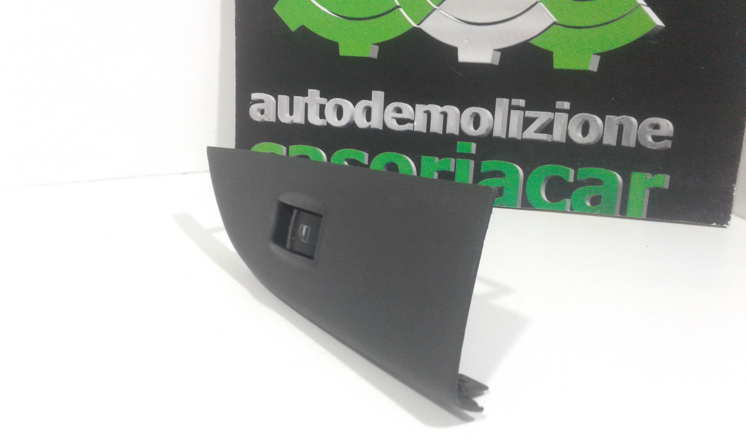 Interruttore Alzacristalli Porta Ant. Destro Usato