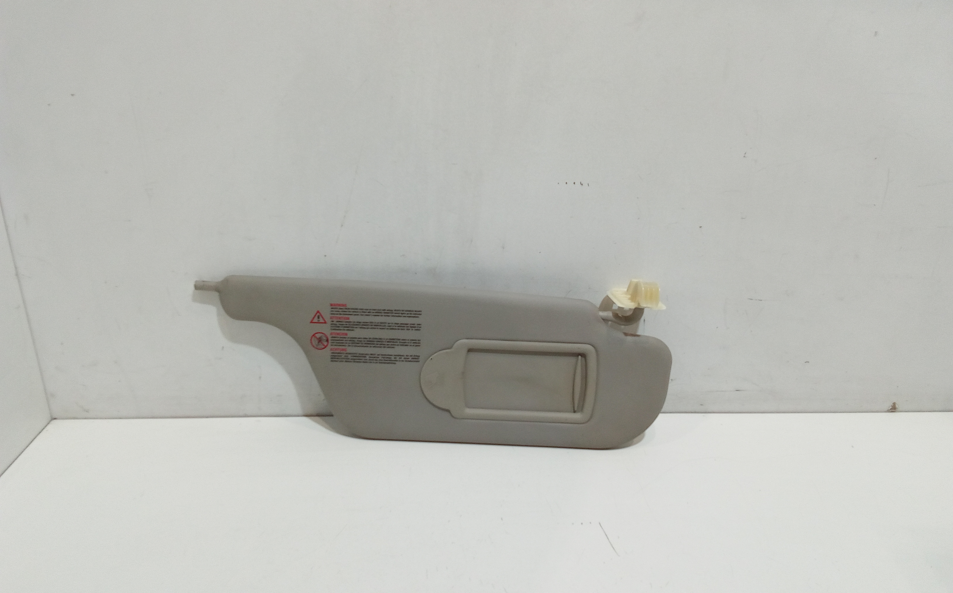 Aletta Parasole Parabrezza Destro 8200294229 Usato