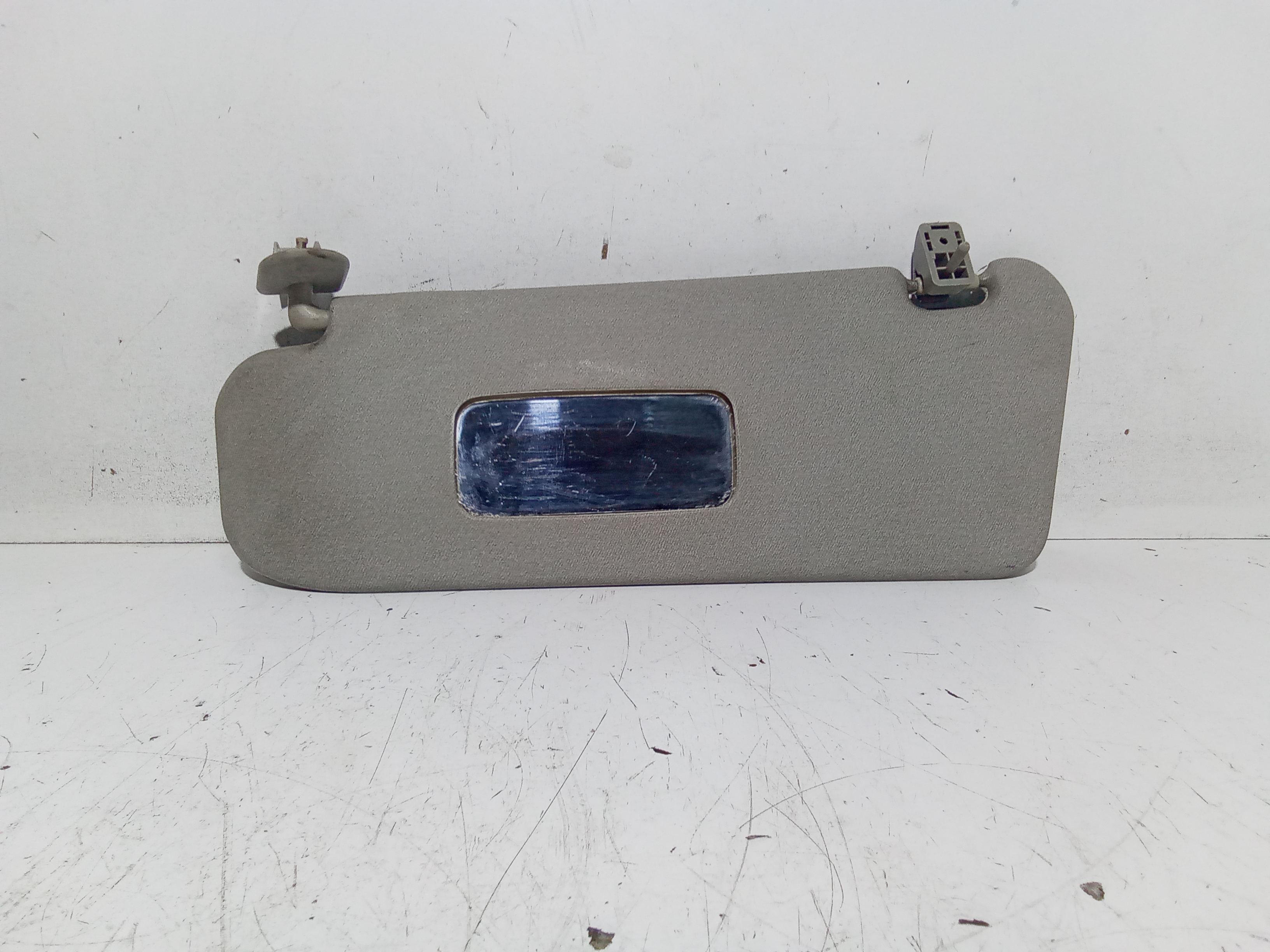 Aletta Parasole Parabrezza Sinistro 96650112 Usato