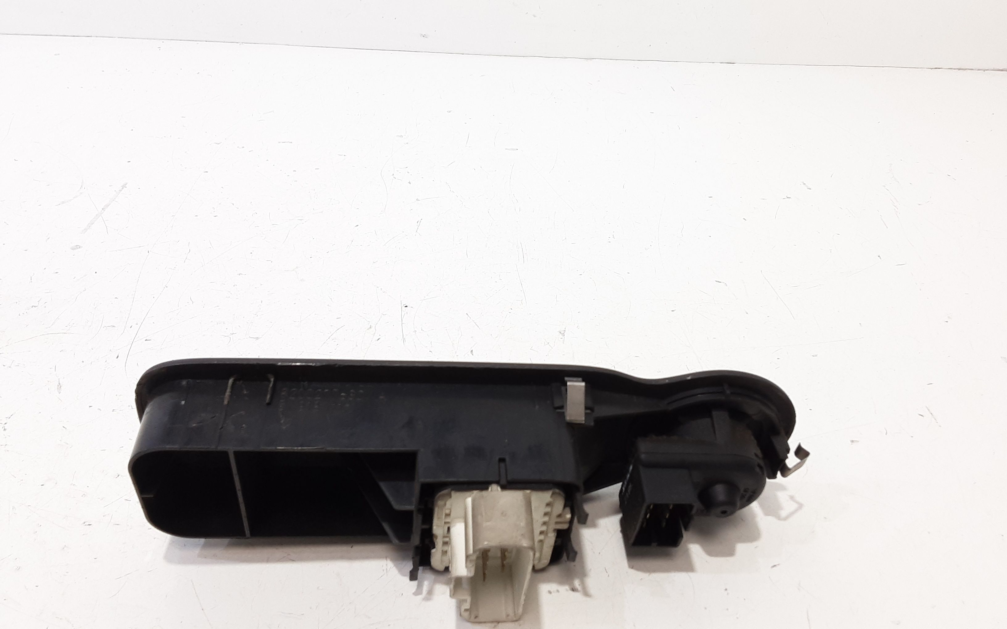 Interruttore Alzacristalli Porta Ant. Sinistro 8200214939 Usato