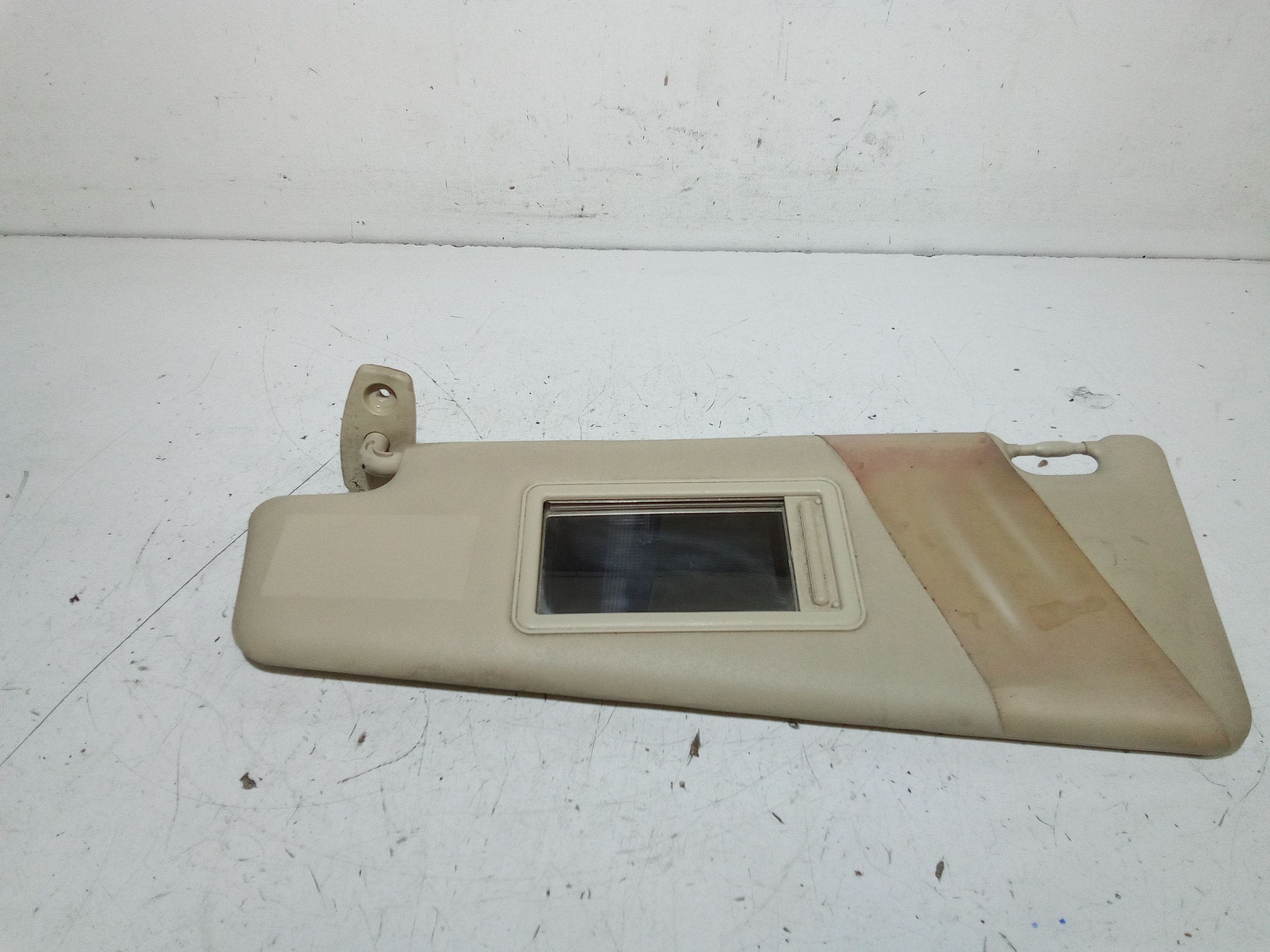 Aletta Parasole Parabrezza Sinistro 735361679 Usato