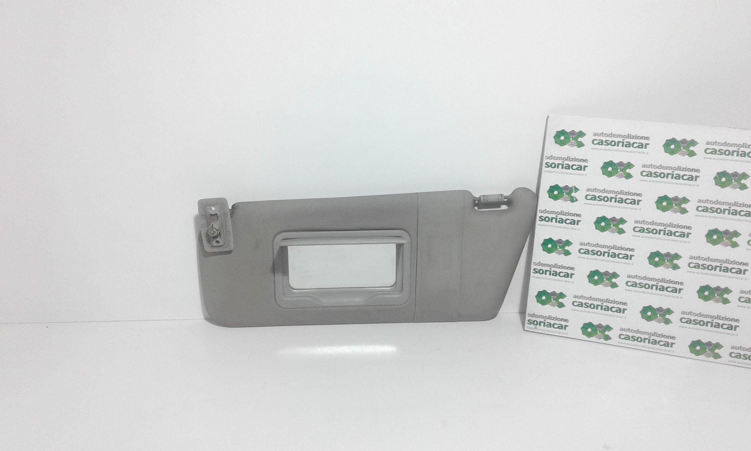 Aletta Parasole Parabrezza Sinistro A1688100110 Usato