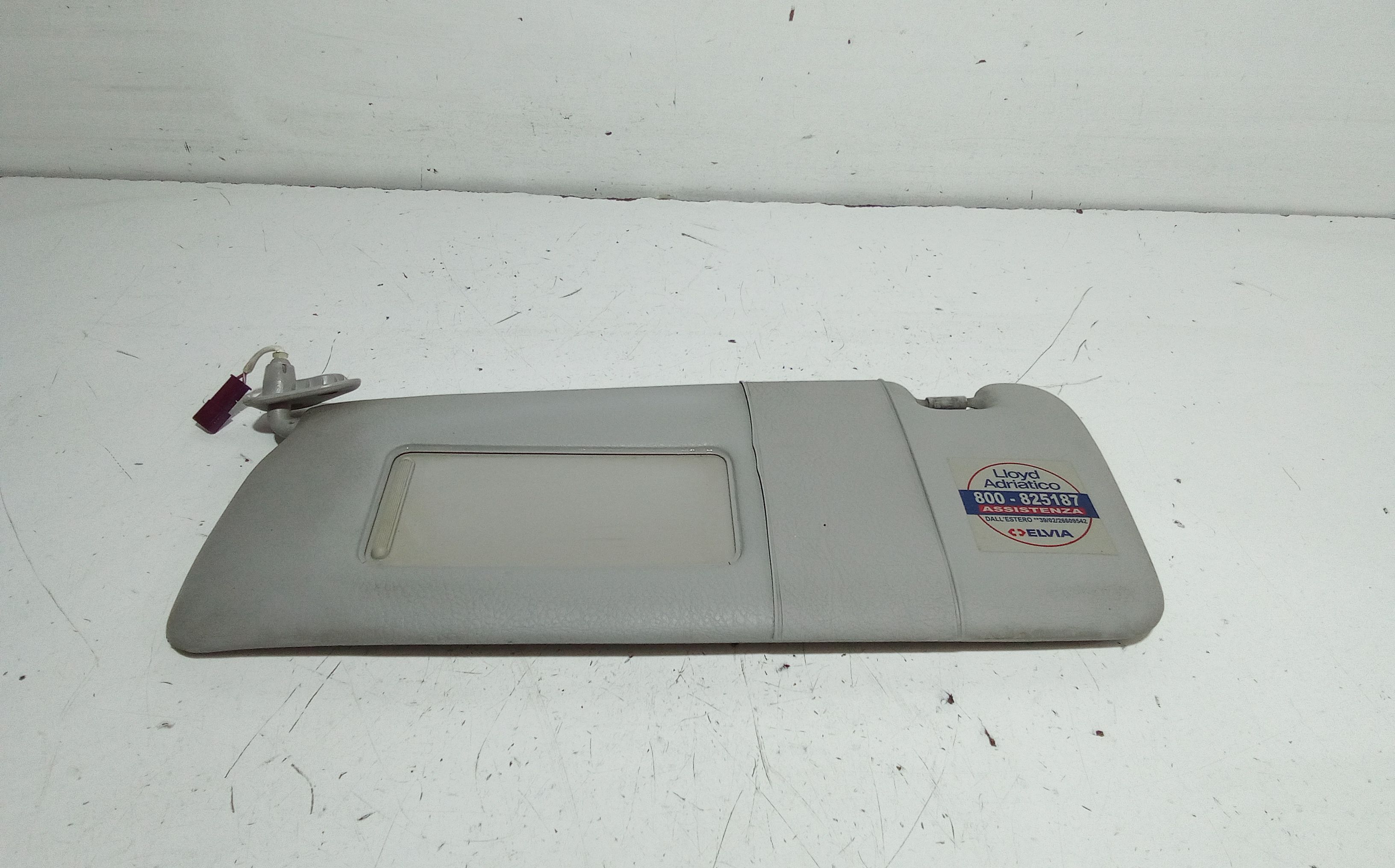 Aletta Parasole Parabrezza Sinistro 51162699047 Usato