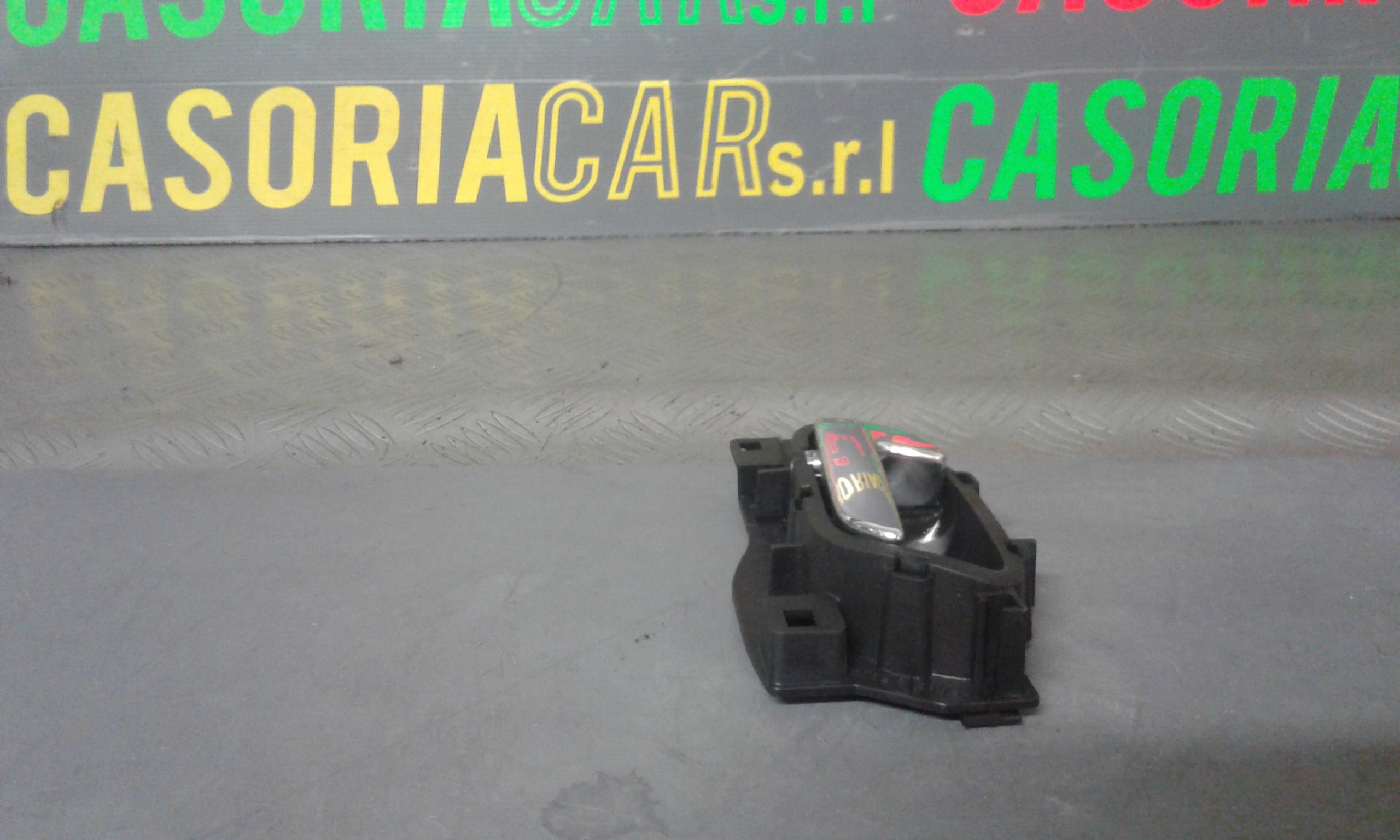 Maniglia Int. Apertura Porta Post. Sinistro 9143T8 Usato