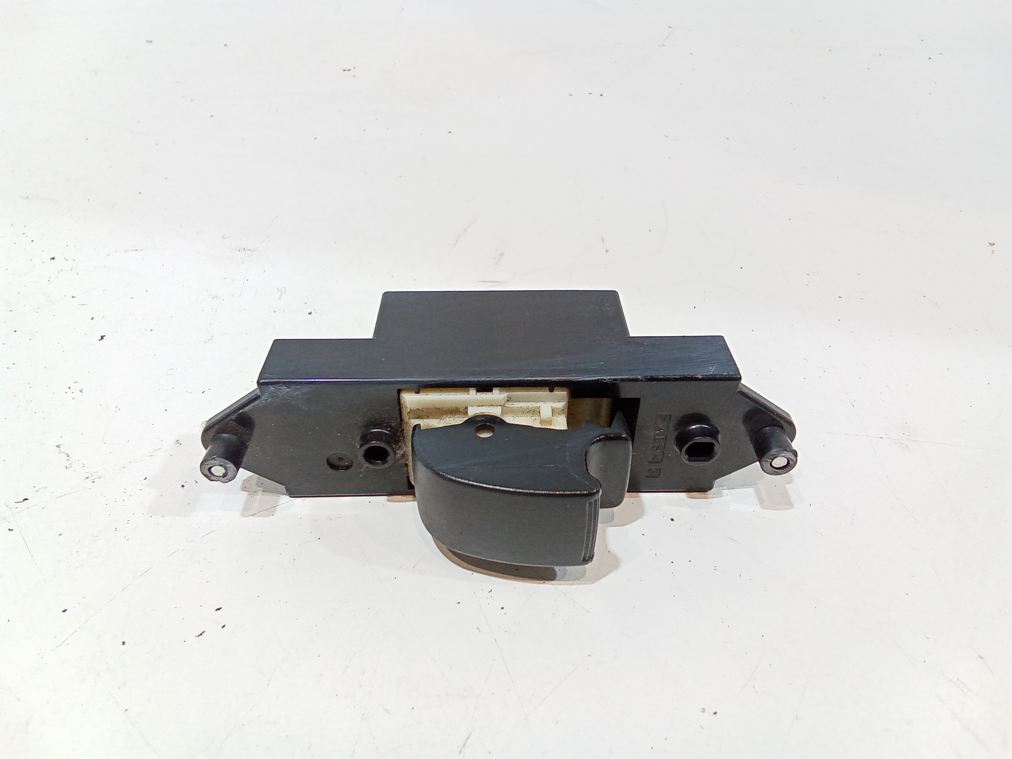 Interruttore Alzacristalli Porta Post. Destro MR587944 Usato