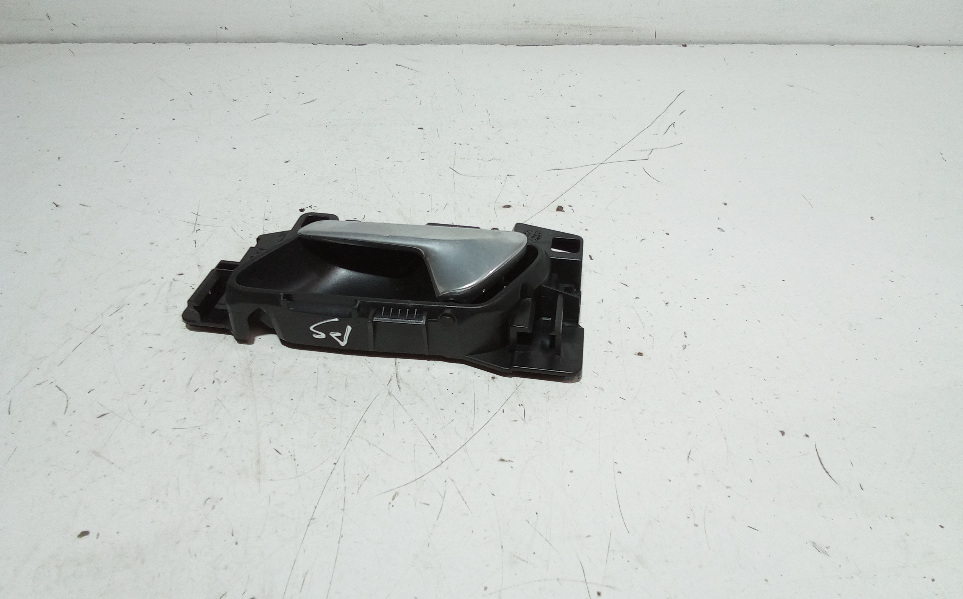 Maniglia Int. Apertura Porta Post. Sinistro 98201553VV Usato