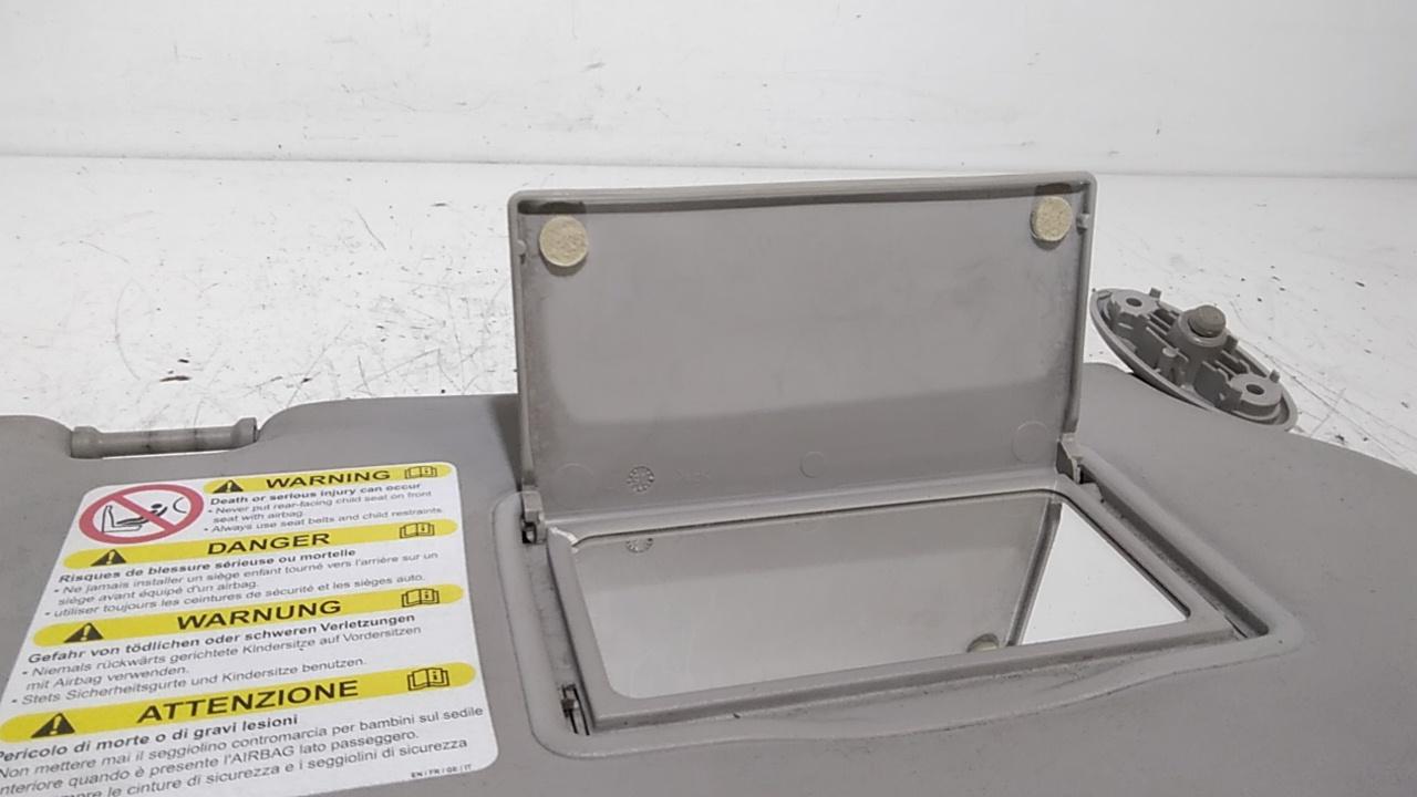 Aletta Parasole Parabrezza Destro DD106927094 Usato