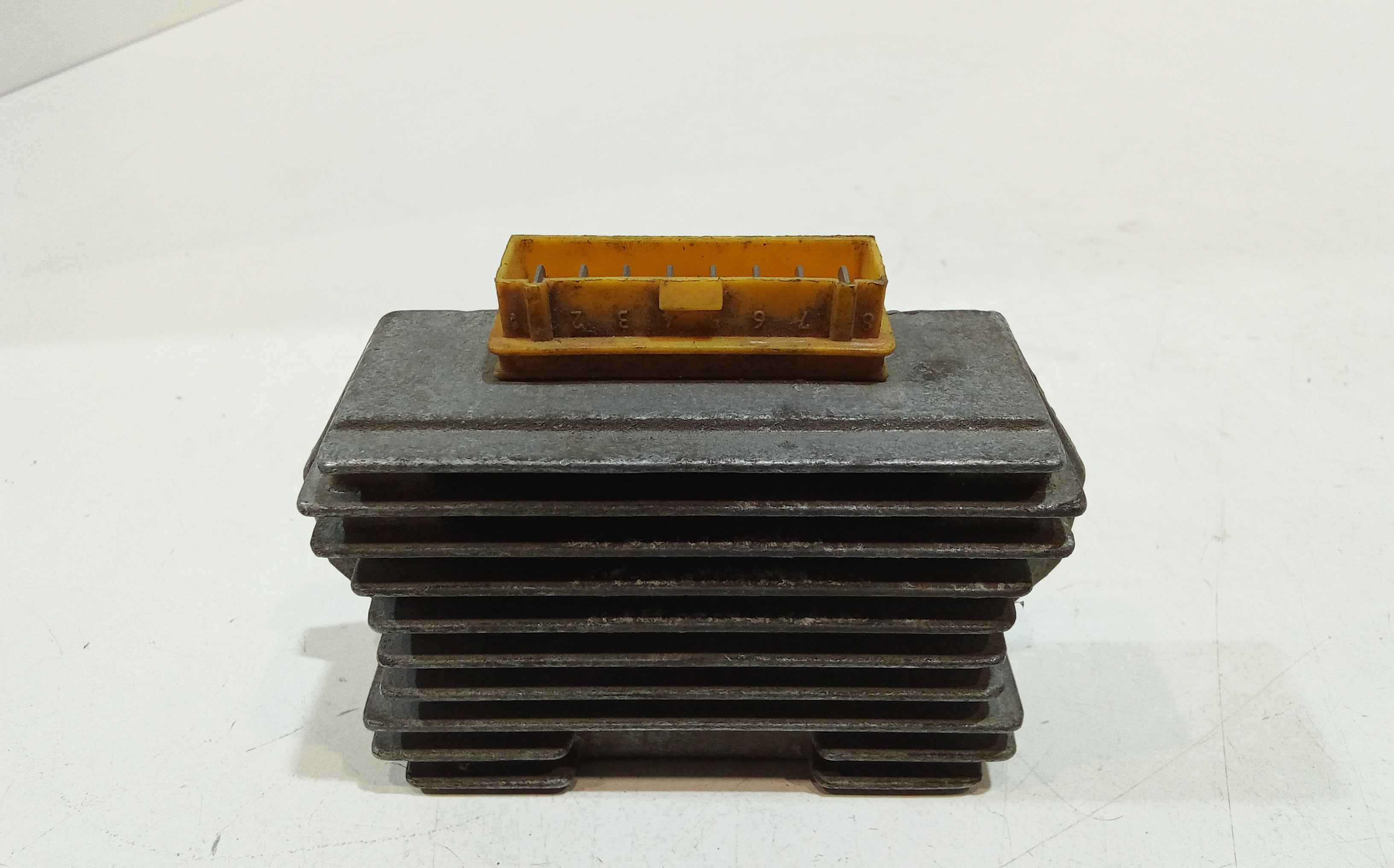 Regolatore Tensione Usato