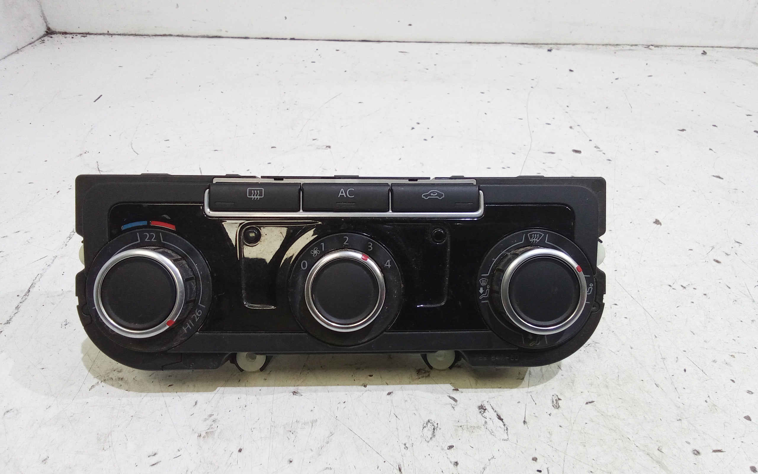 Blocco Comando Climatizzazione 1K0819047BRWHS Usato