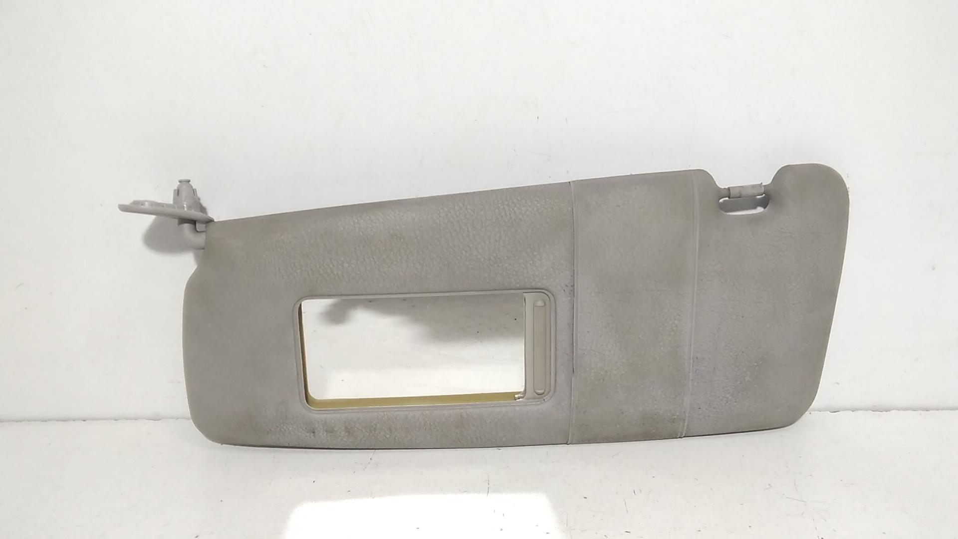 Aletta Parasole Parabrezza Sinistro 51162699047 Usato