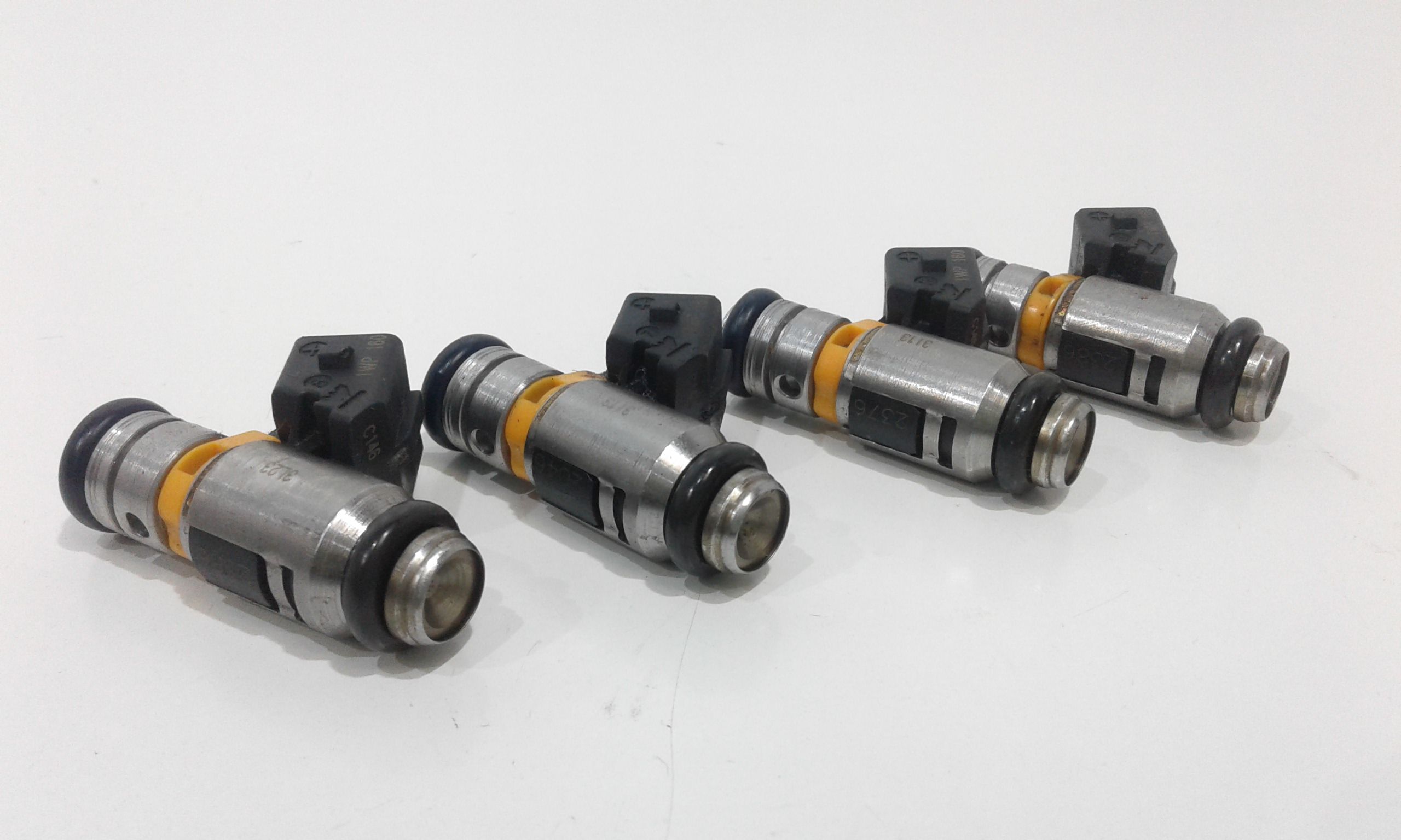 Iniettore 77363790 Usato