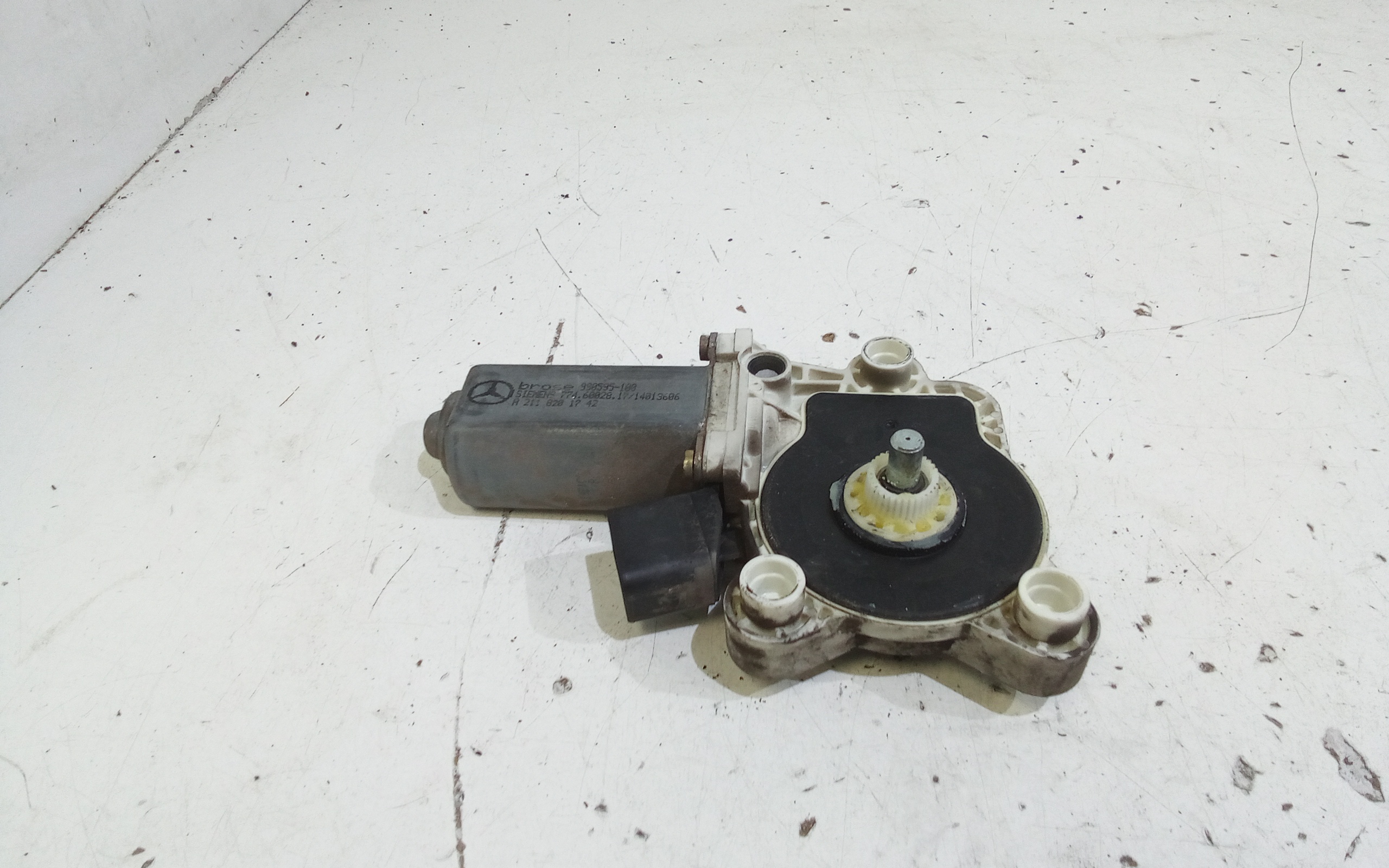 Motorino Alzacristallo Porta Ant. Sinistro A2118203042 Usato