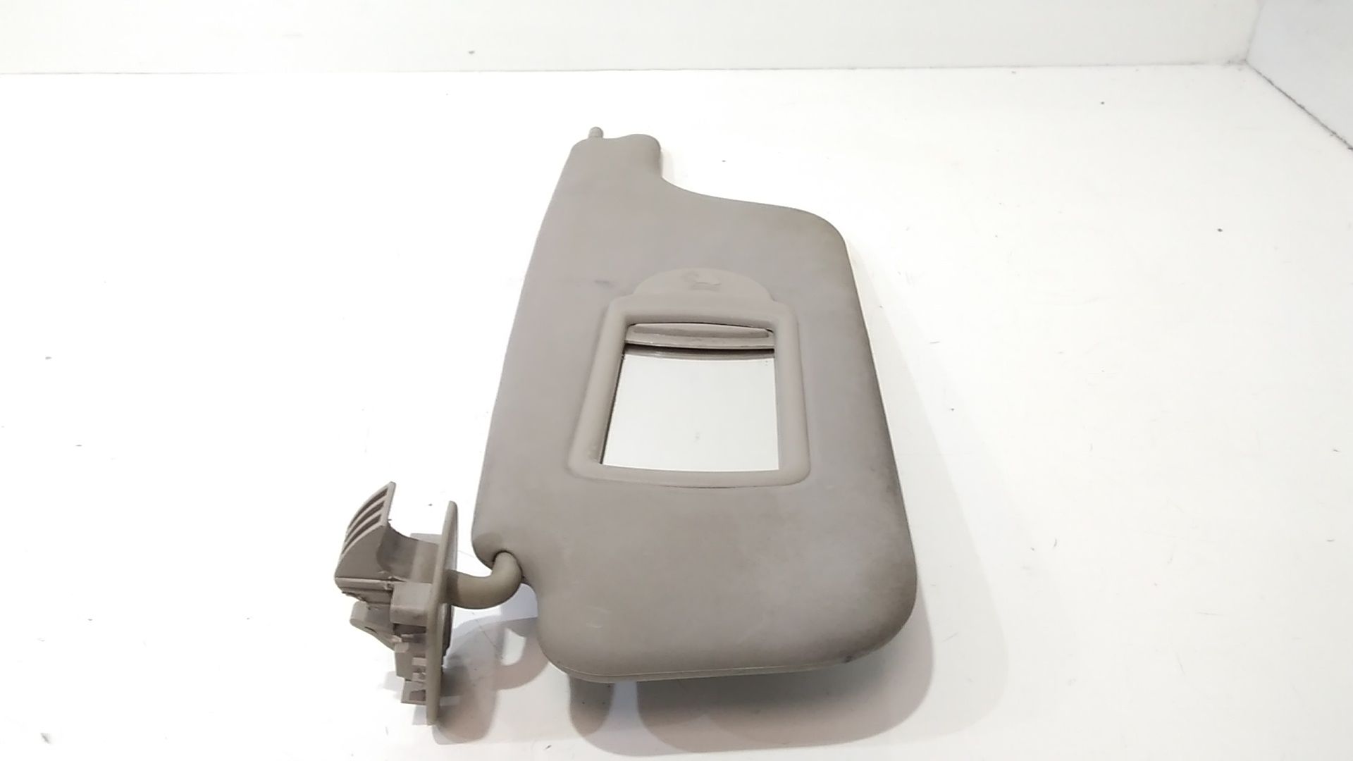 Aletta Parasole Parabrezza Sinistro 8200329035 Usato