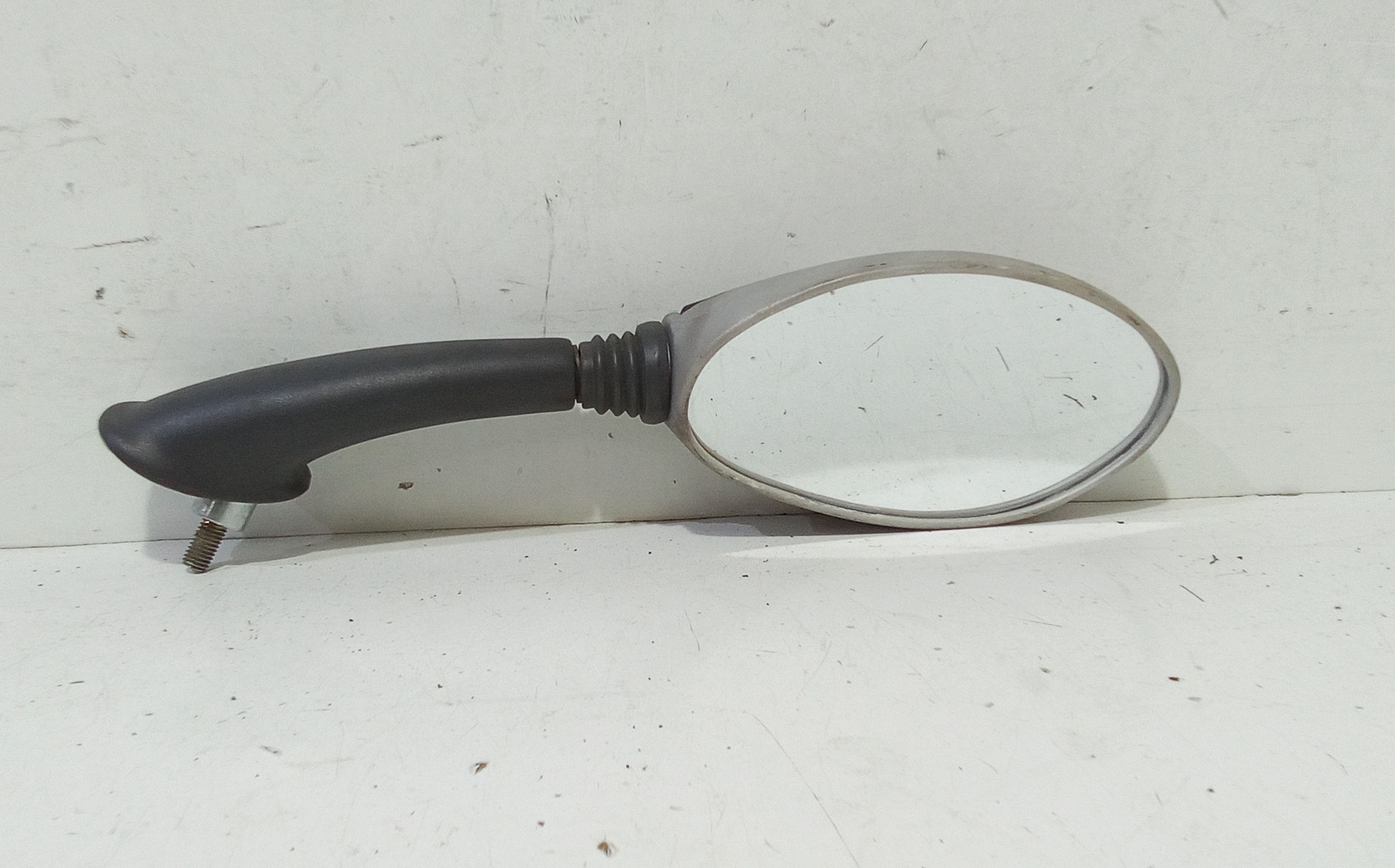 Retrovisore Est. Destro Usato