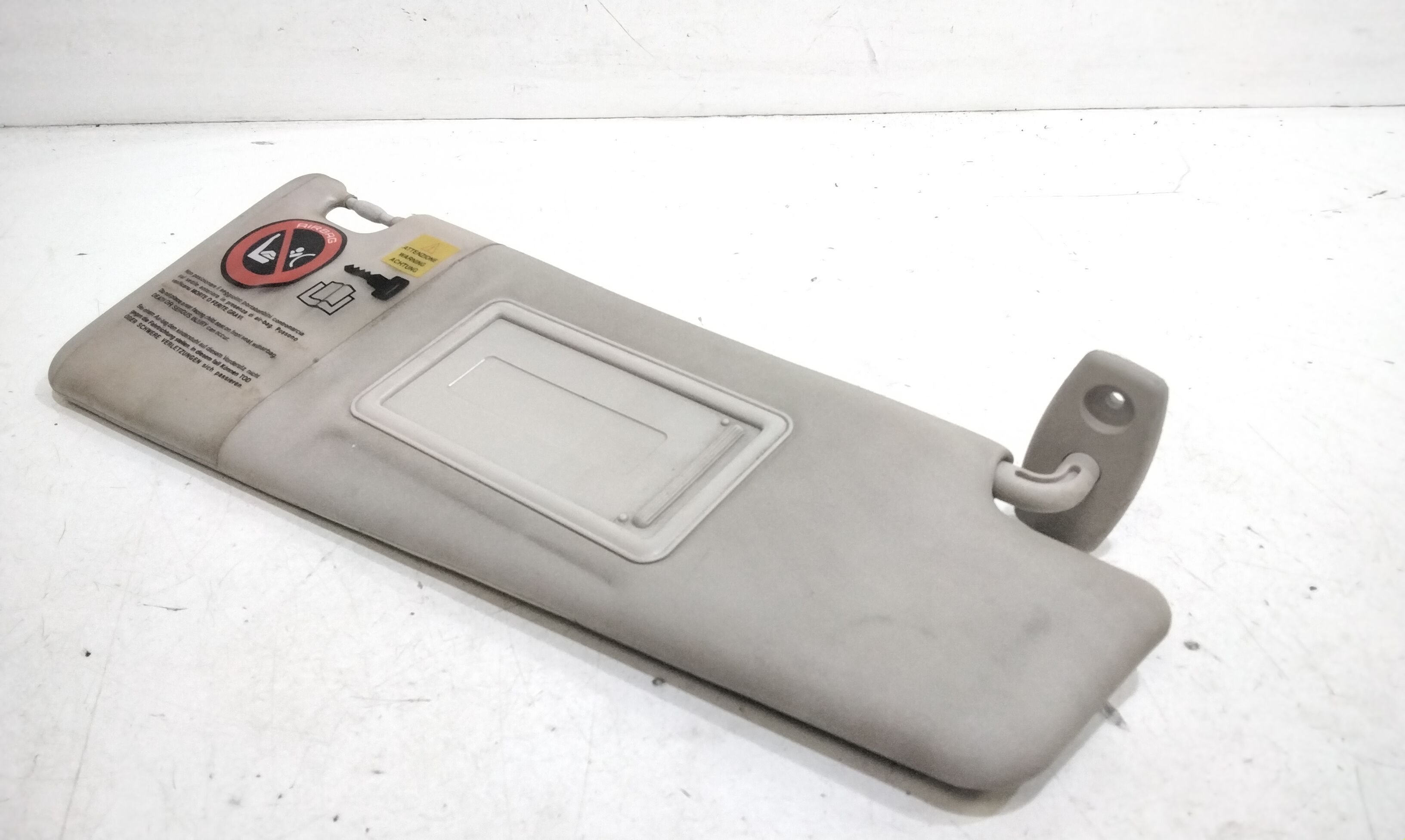 Aletta Parasole Parabrezza Destro 735361684 Usato