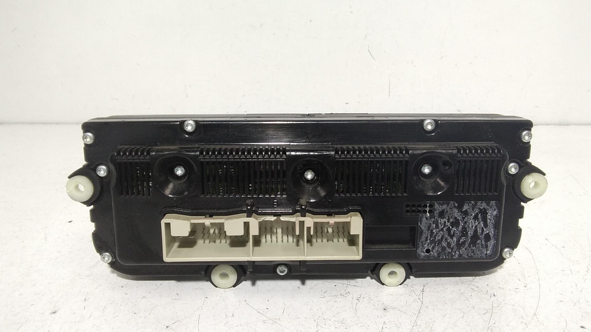 Blocco Comando Climatizzazione 1K0819047CHWHS Usato