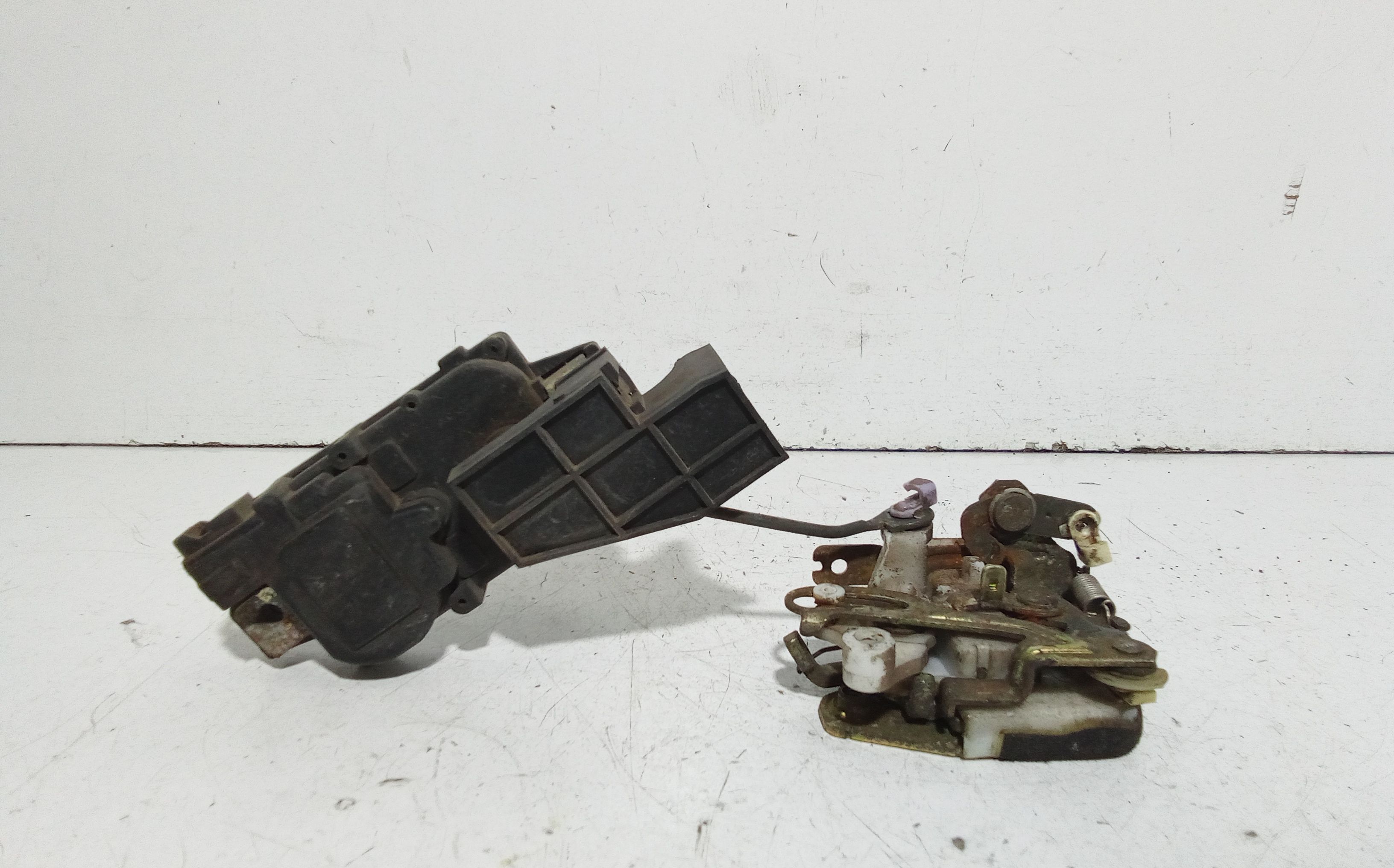 Serratura Porta Ant. Sinistro 8131027000 Usato