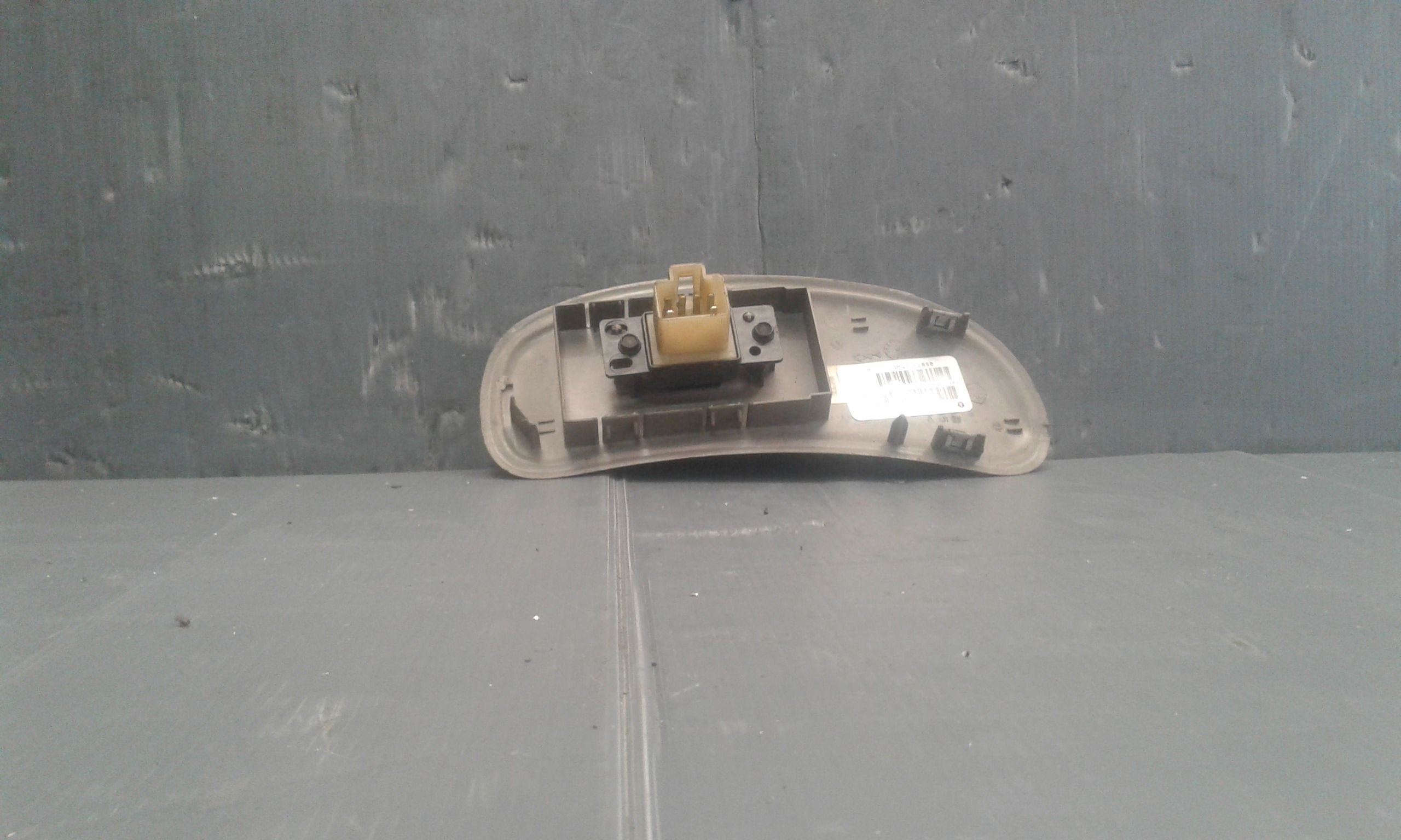 Interruttore Alzacristalli Porta Ant. Destro K04685433 Usato