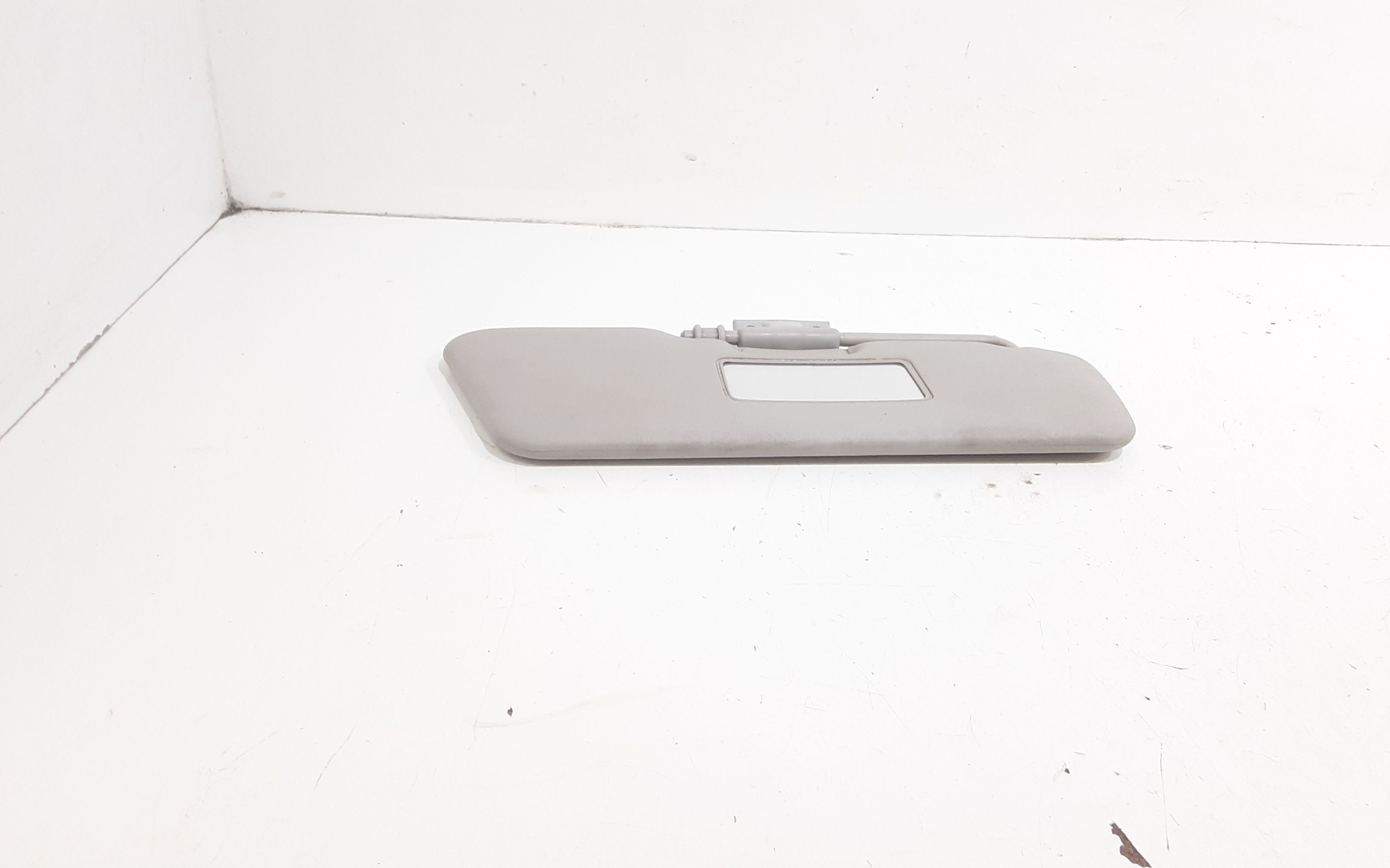 Aletta Parasole Parabrezza Destro 735244339 Usato