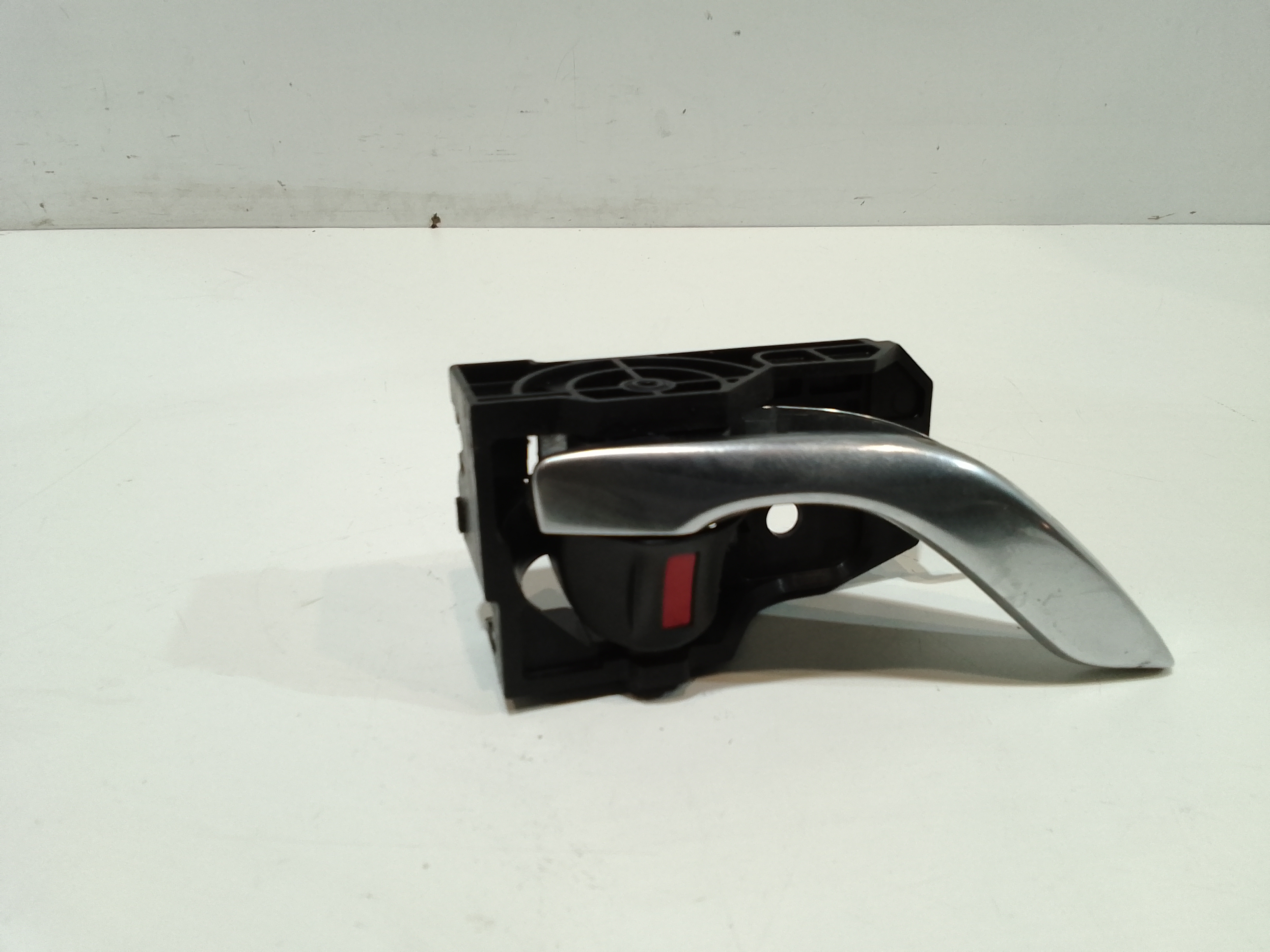 Maniglia Int. Apertura Porta Post. Destro KD5358330C Usato