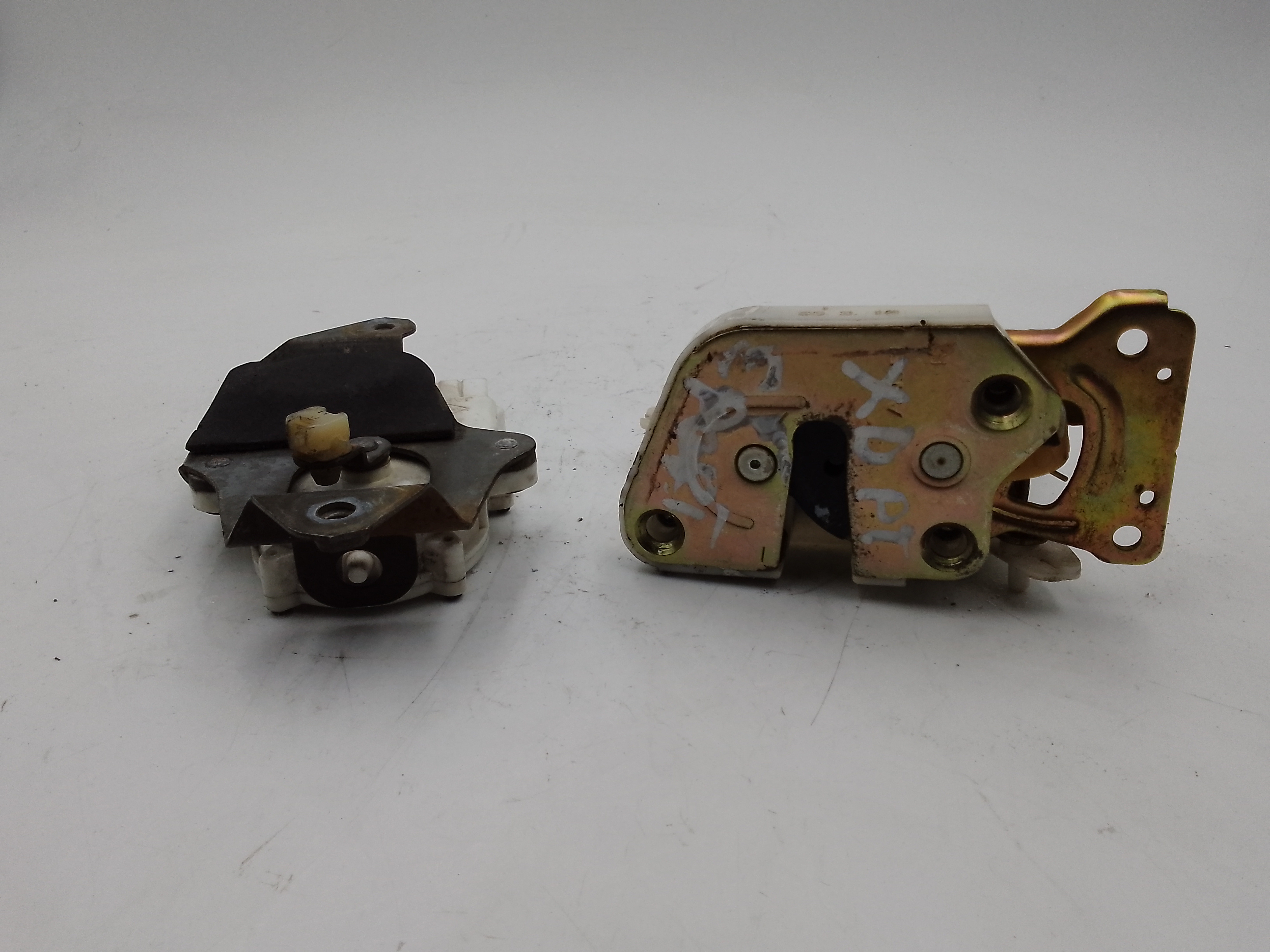 Serratura Porta Post. Destro MR313410 Usato