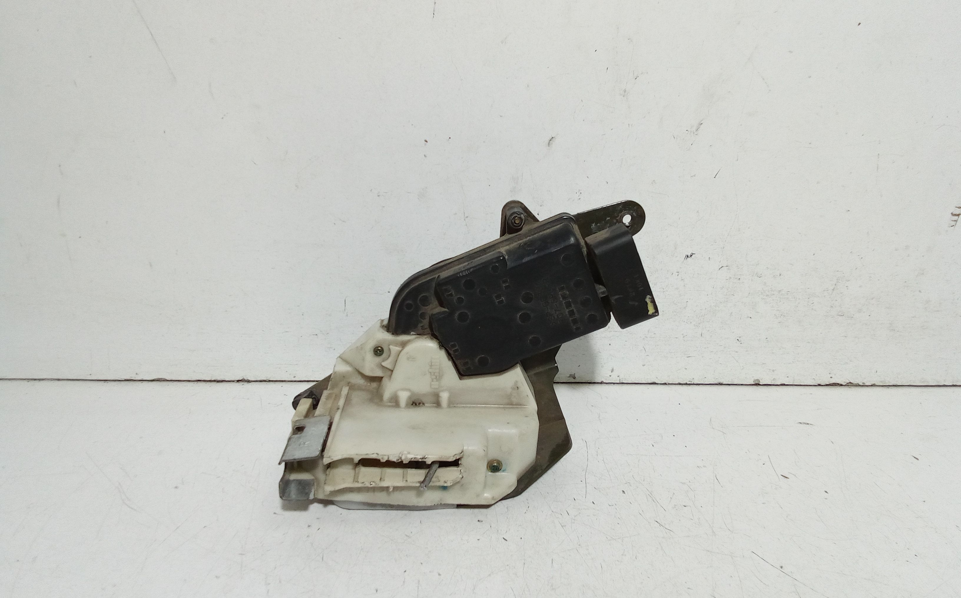 Serratura Porta Ant. Destro 9204921 Usato