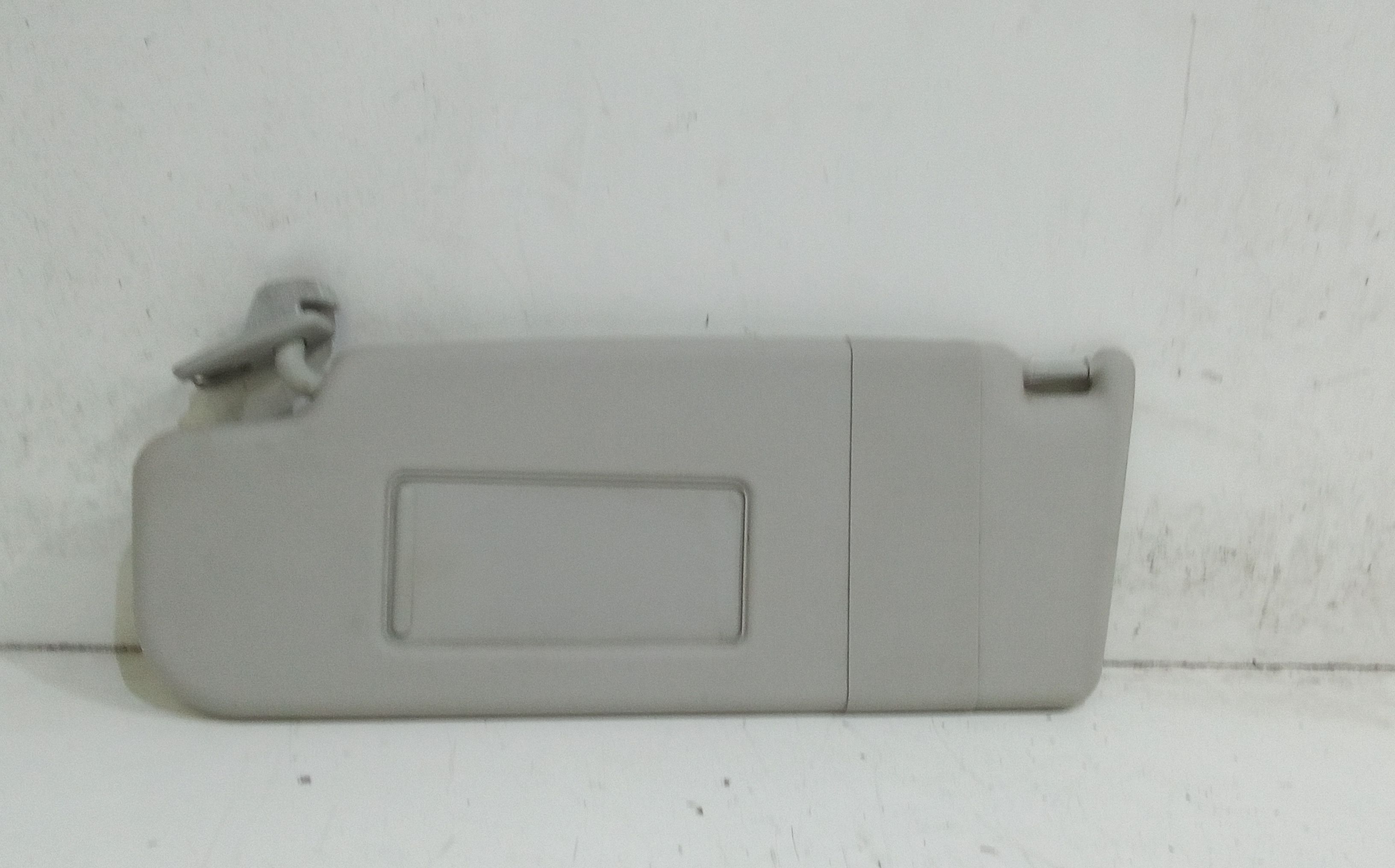 Aletta Parasole Parabrezza Destro 6X0857552E2F4 Usato