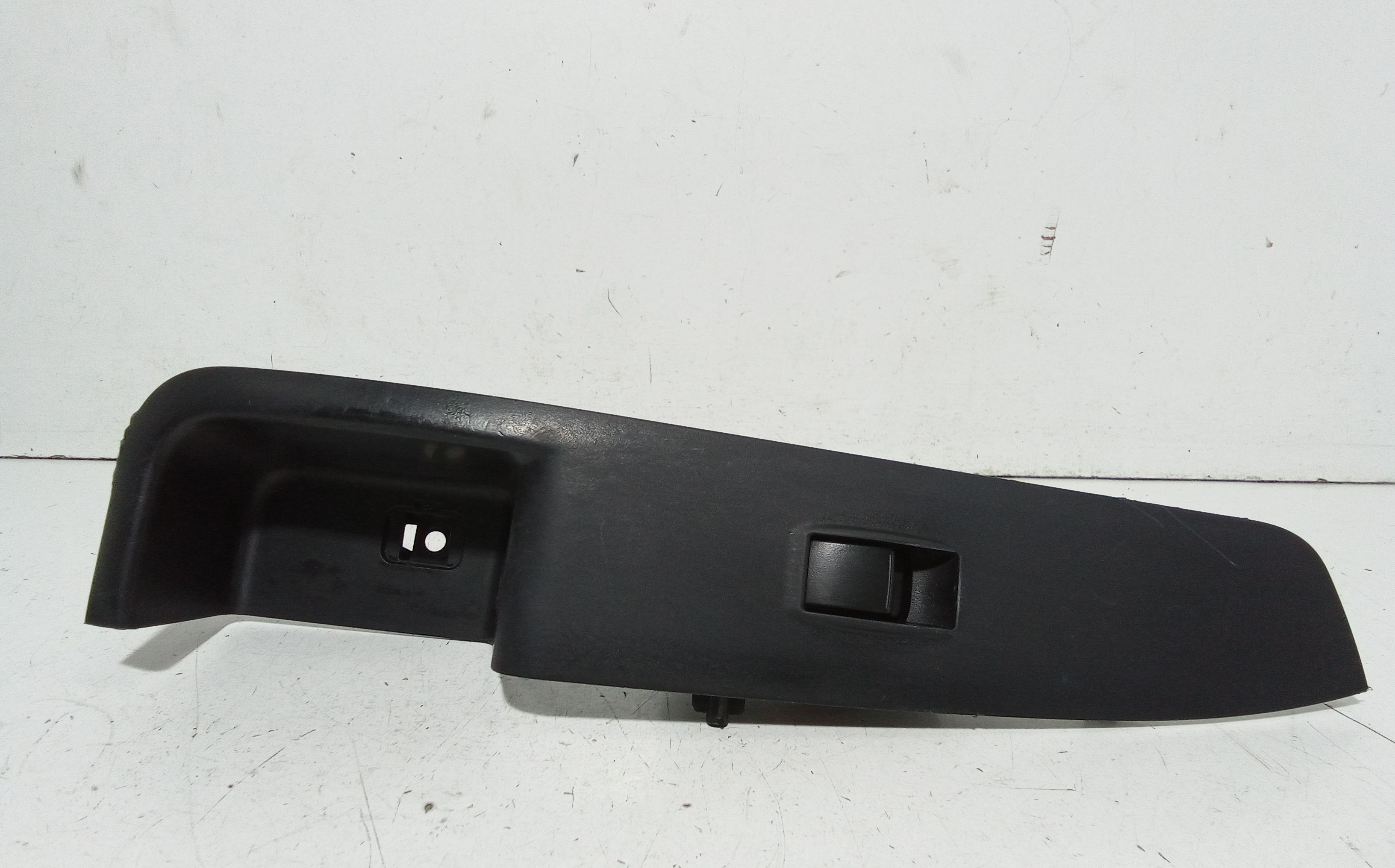 Interruttore Alzacristalli Porta Ant. Destro Usato