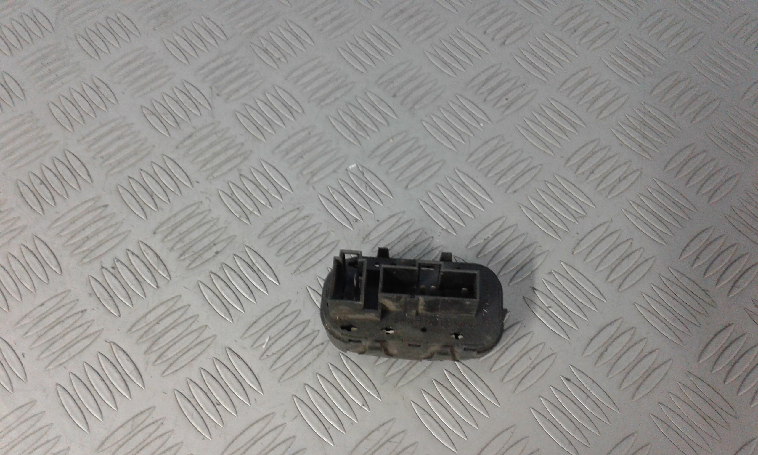 Interruttore Alzacristalli Porta Ant. Sinistro Usato