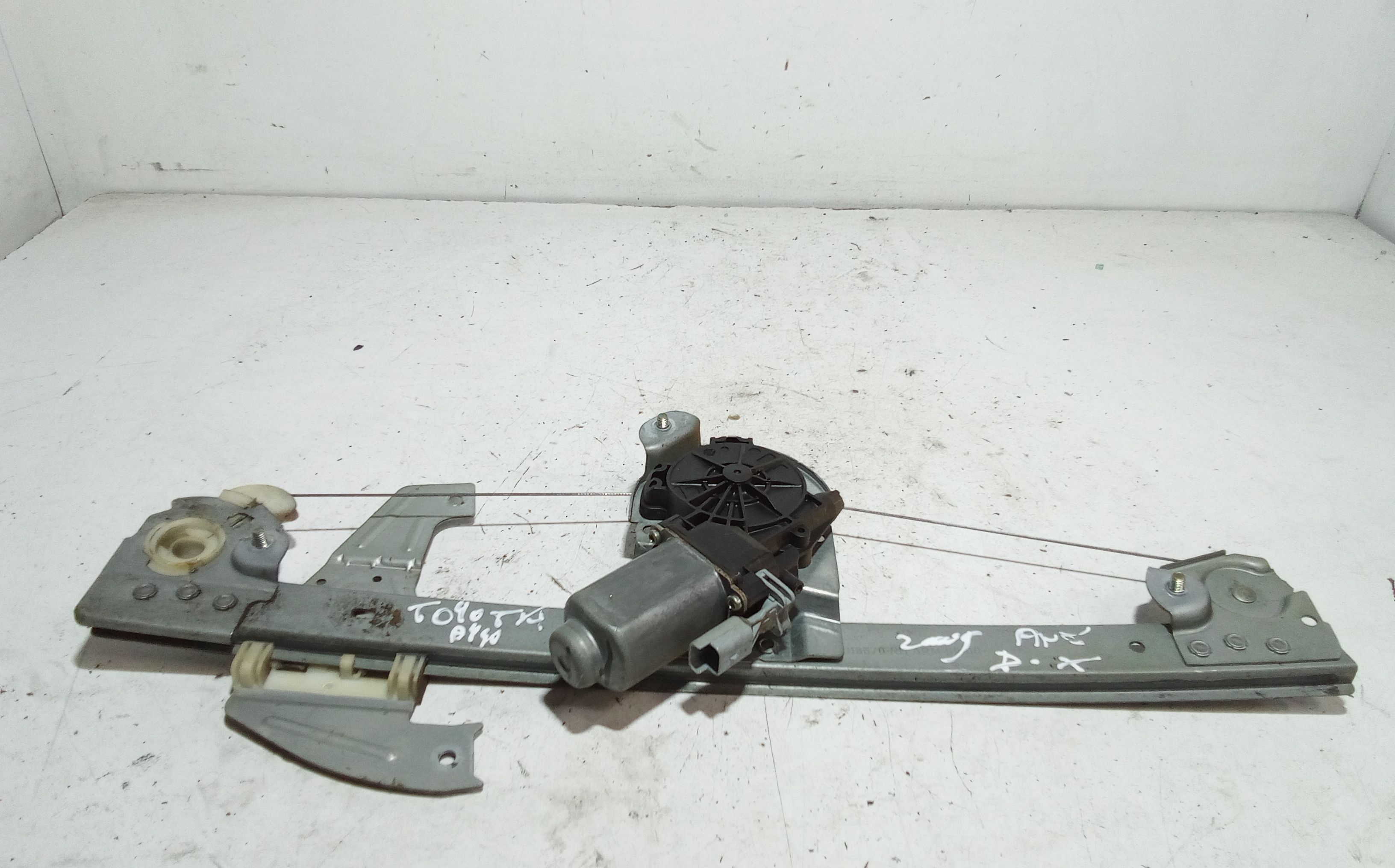 Alzacristallo Porta Ant. Destro 698100H010 Usato