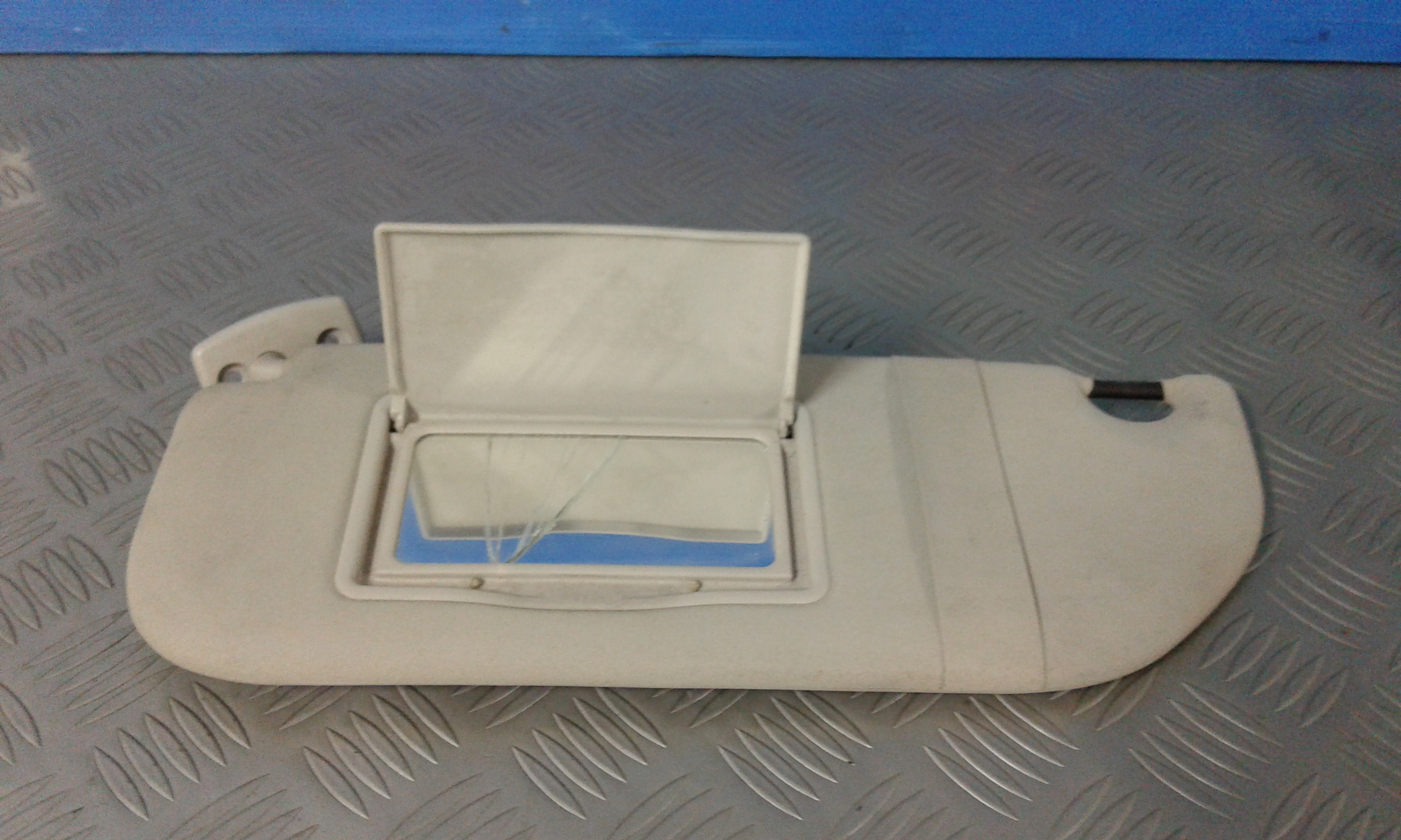 Aletta Parasole Parabrezza Sinistro Usato