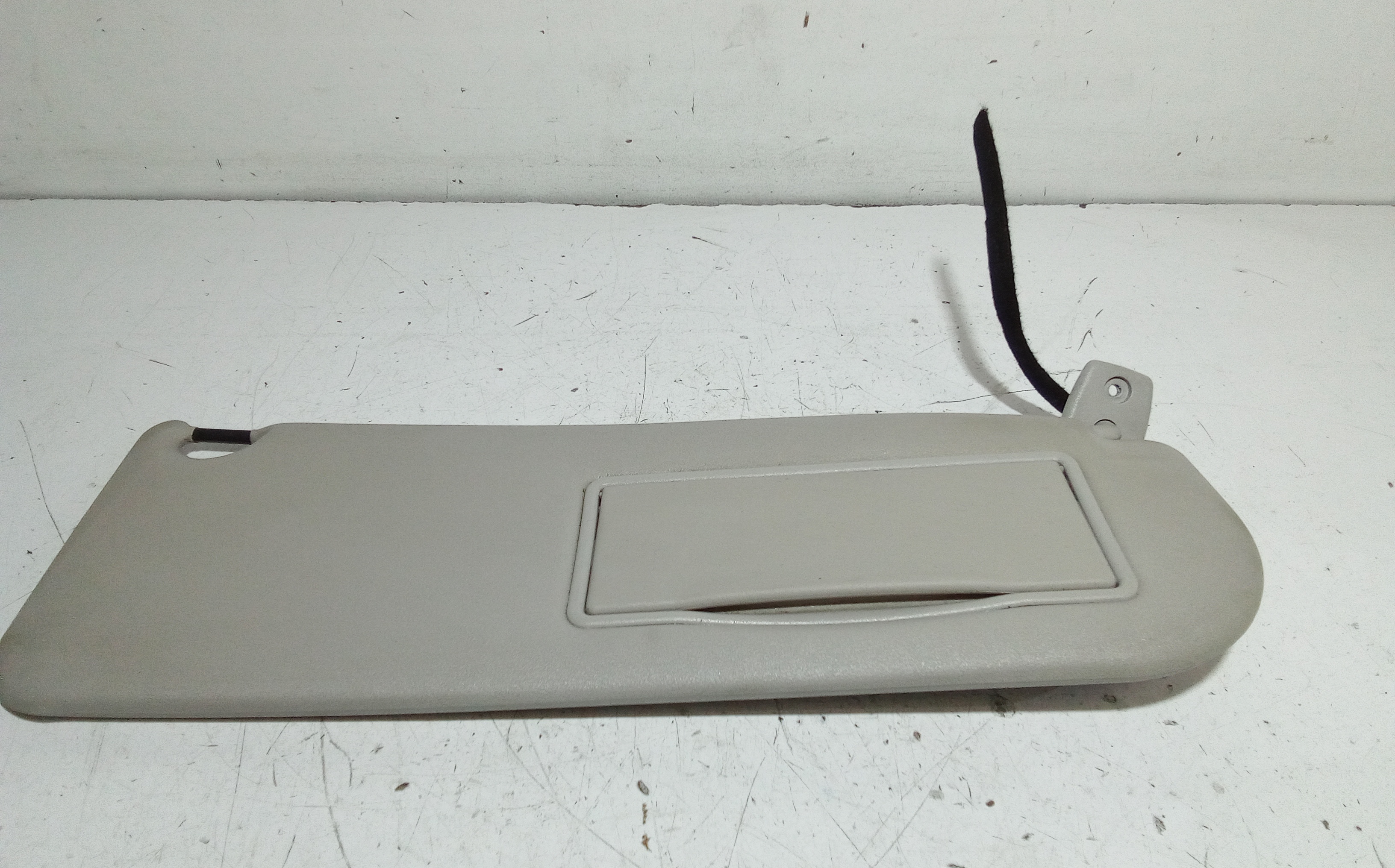 Aletta Parasole Parabrezza Destro 9467252077 Usato