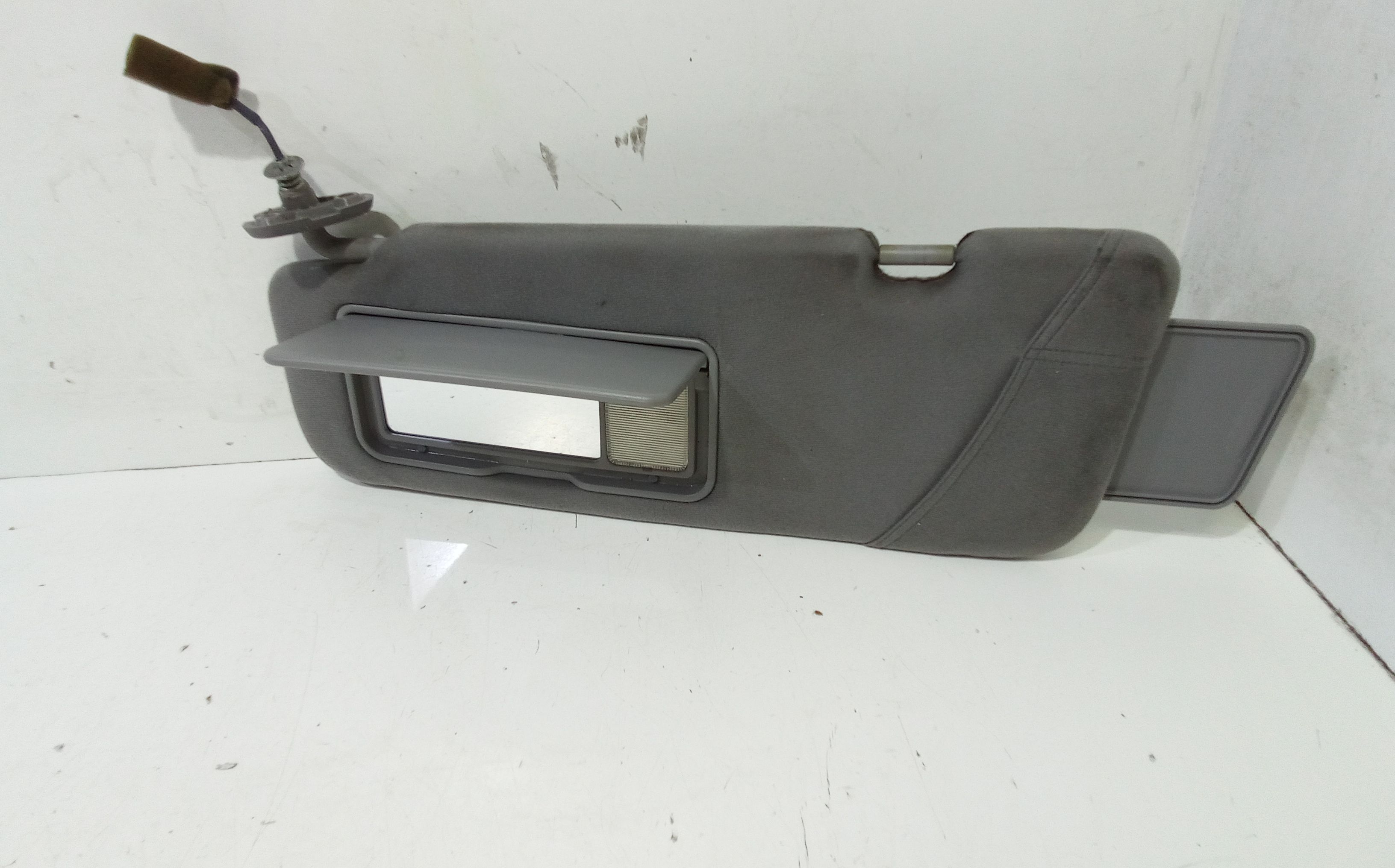 Aletta Parasole Parabrezza Destro 852204D310QW Usato