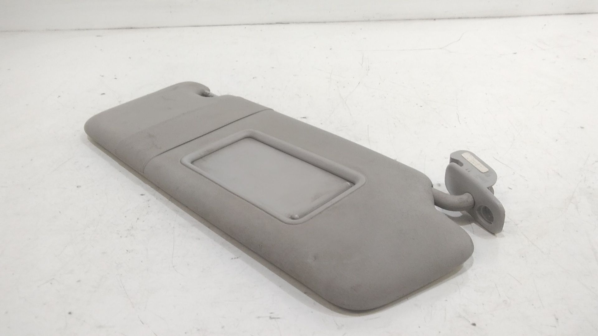 Aletta Parasole Parabrezza Destro 8P08575525B9 Usato