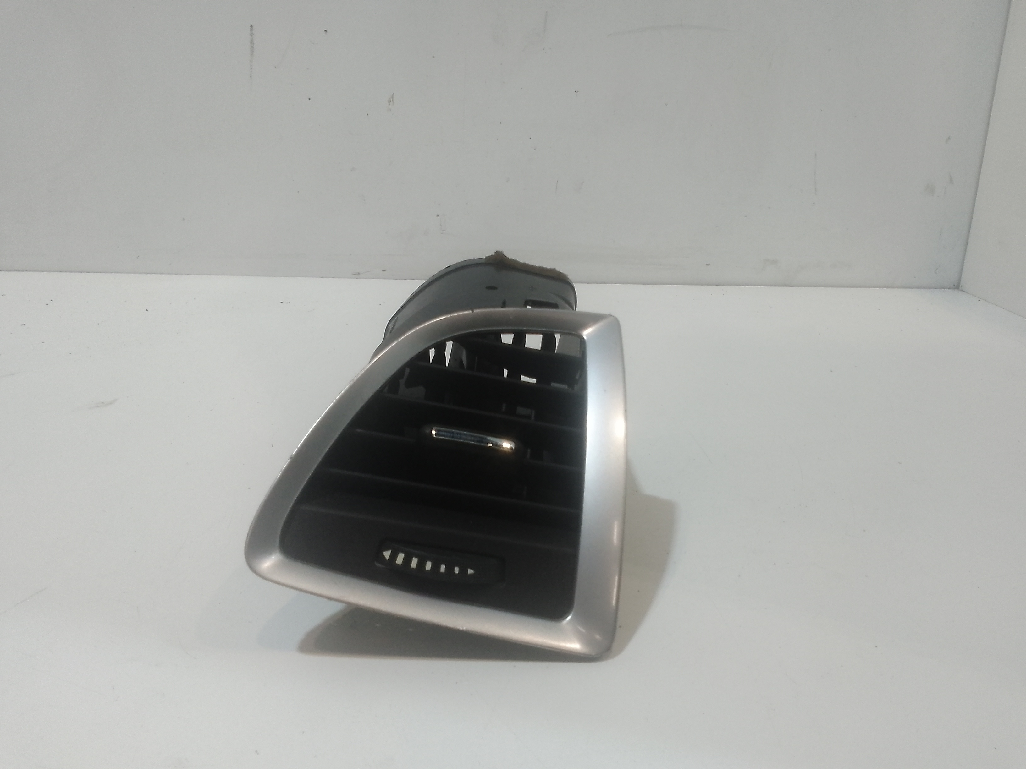 Condotto Aria Bocchette Lat. Cruscotto Destro Usato