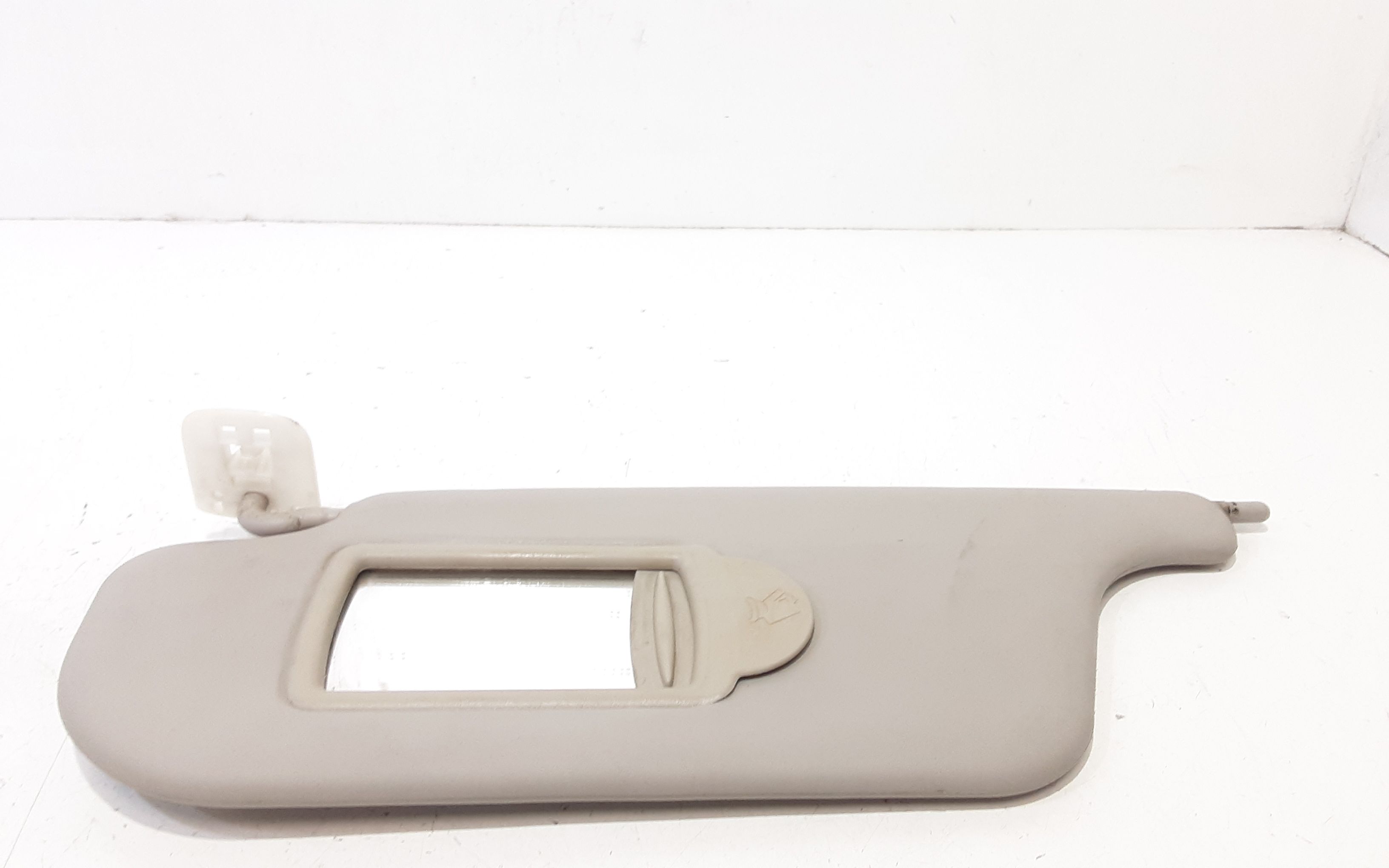 Aletta Parasole Parabrezza Sinistro 8200294234 Usato