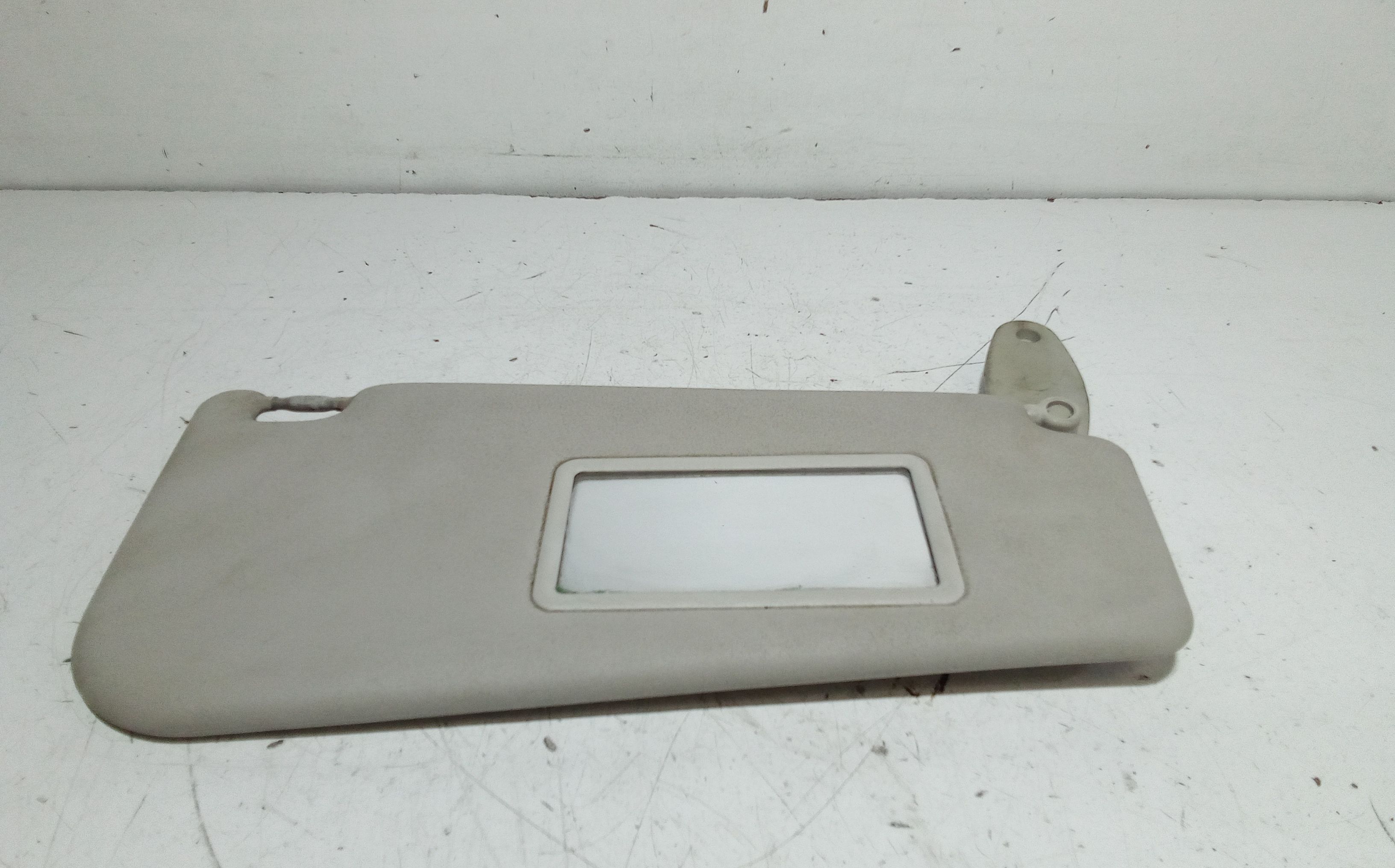 Aletta Parasole Parabrezza Destro 735338206 Usato