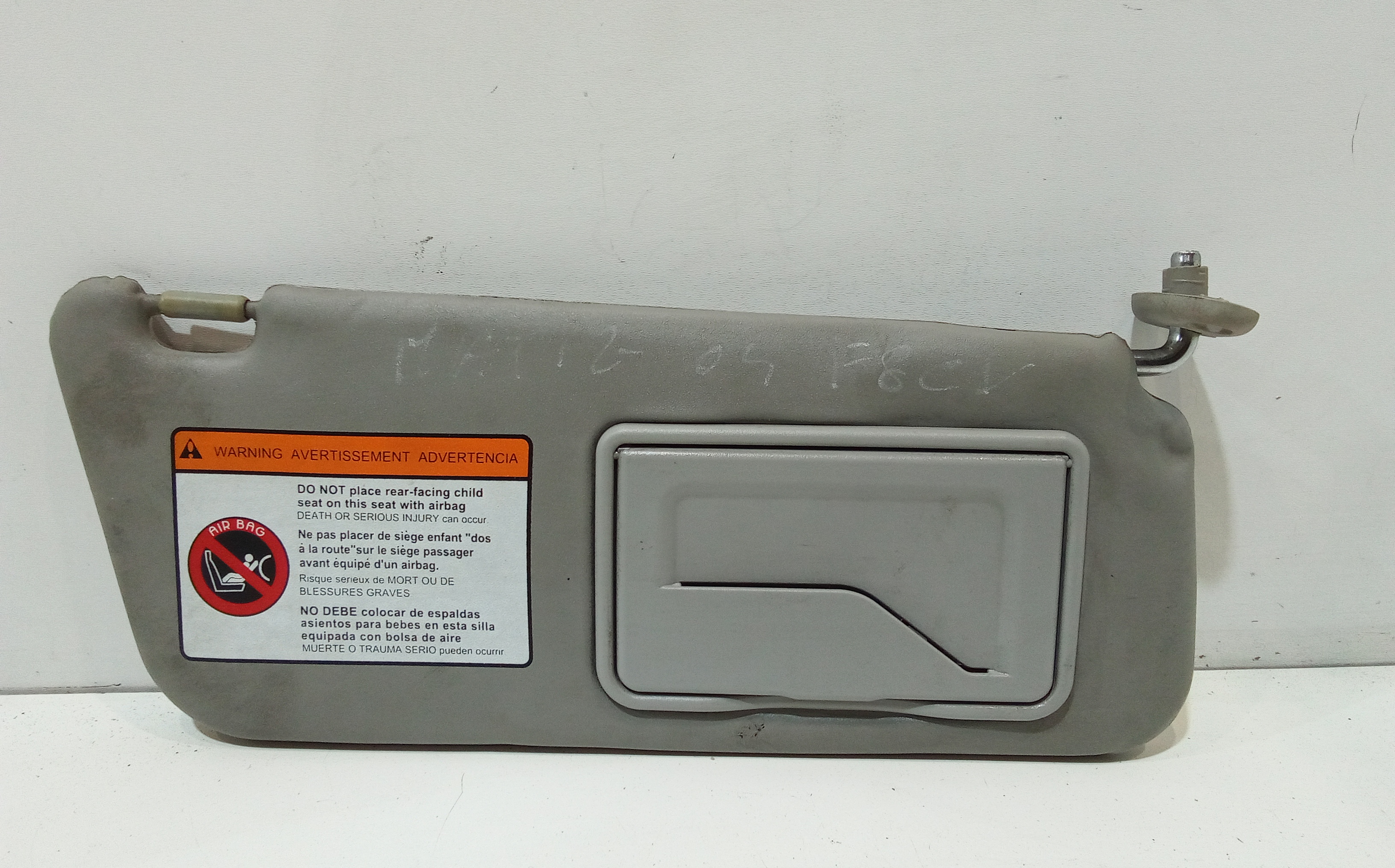 Aletta Parasole Parabrezza Destro 96658514 Usato