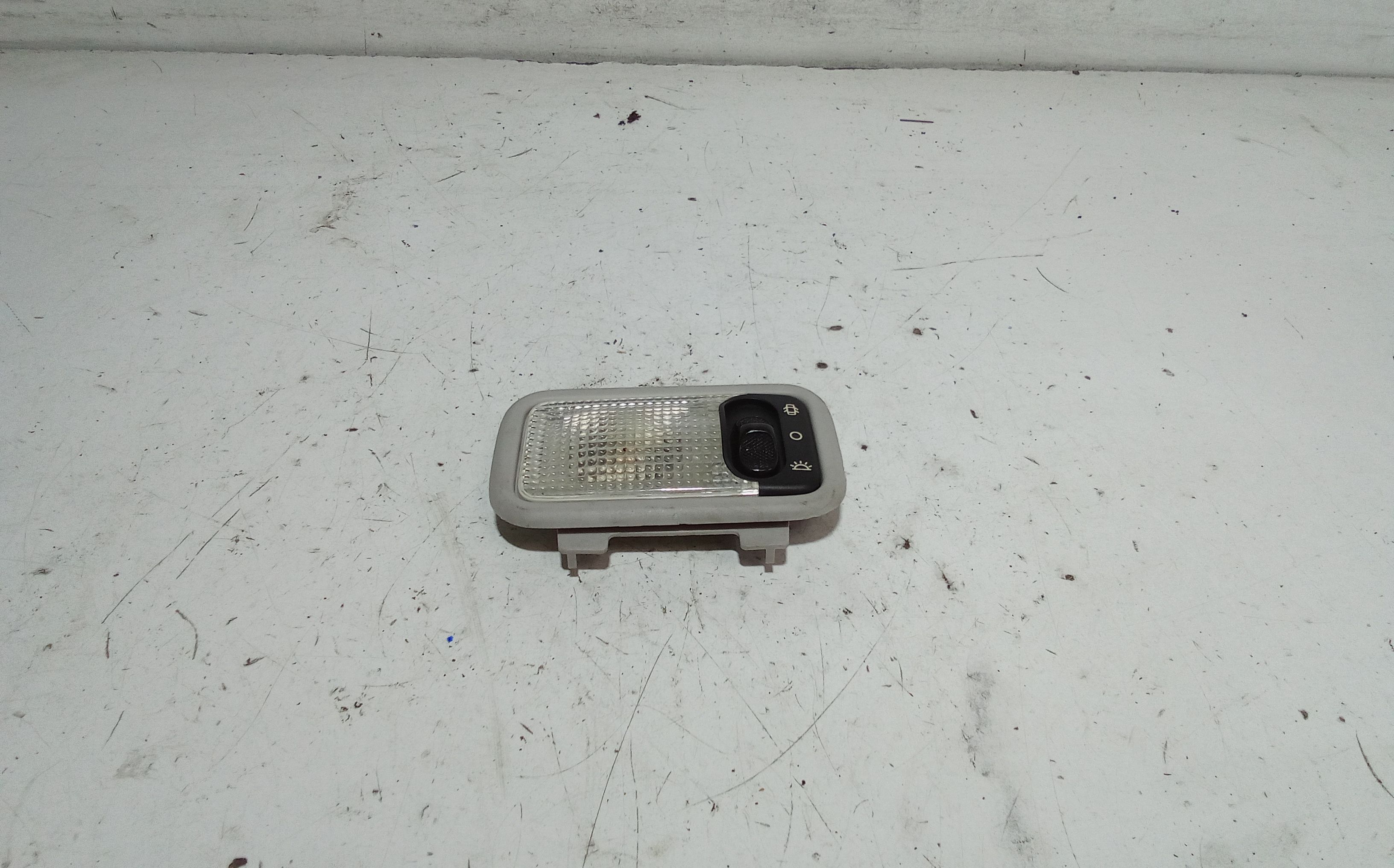 Luce Cortesia Ant. Tetto 6362N2 Usato